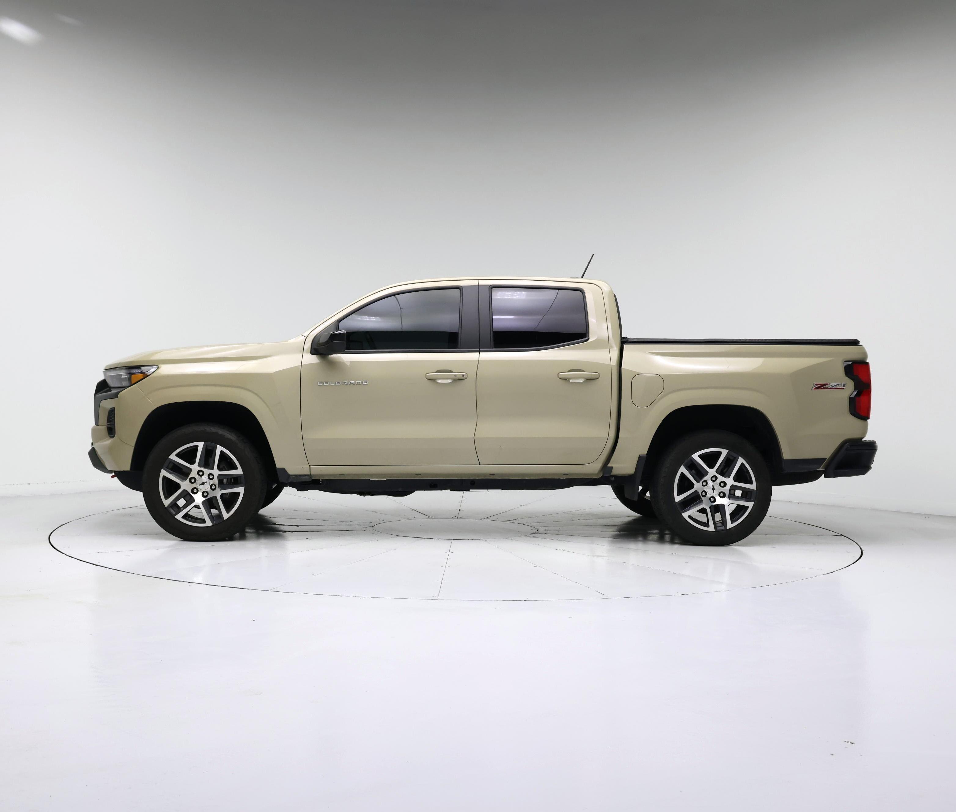Thumbnail: 2024 Chevrolet Colorado - 3