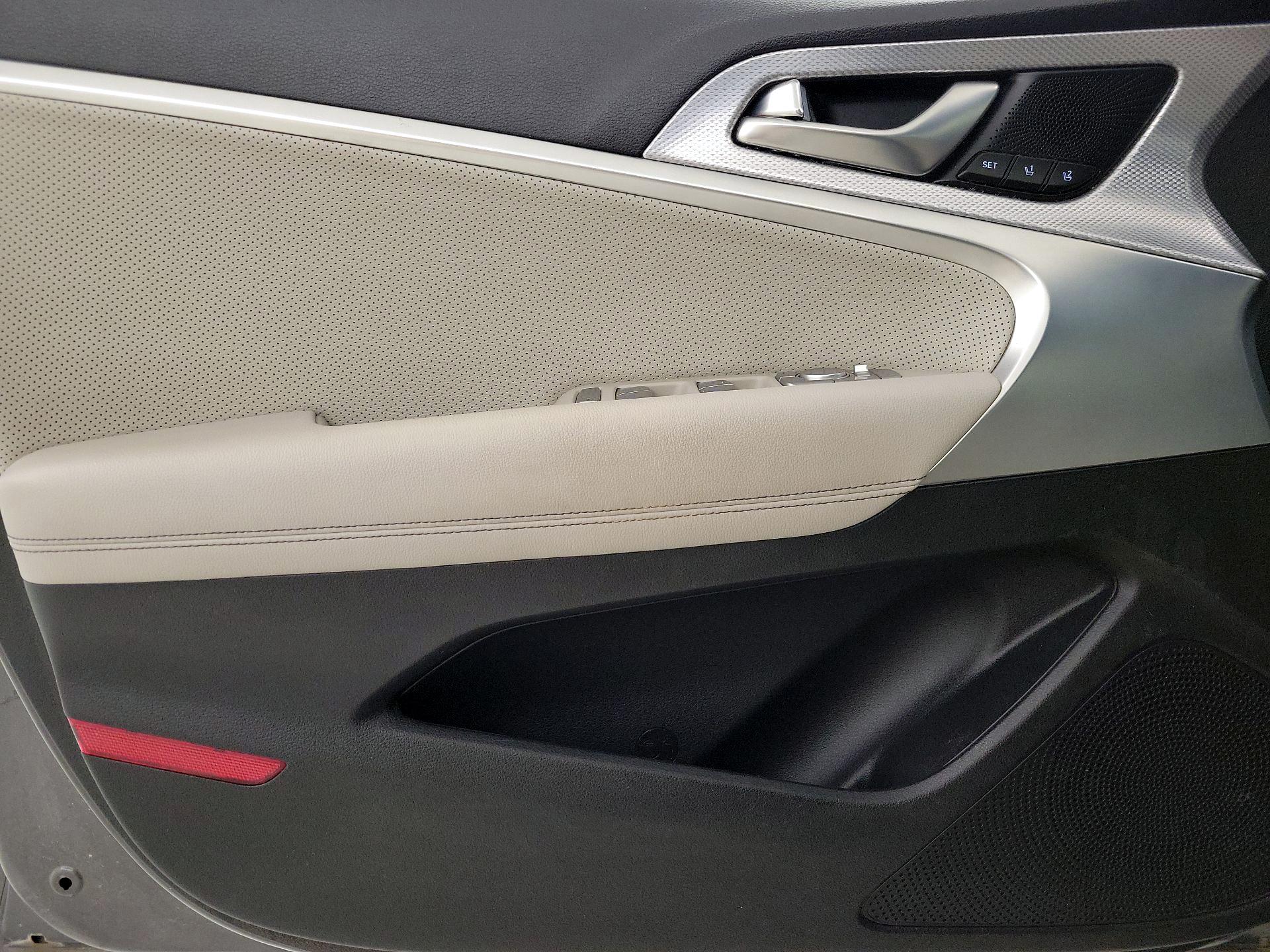 Thumbnail: 2022 Genesis G70 - 12