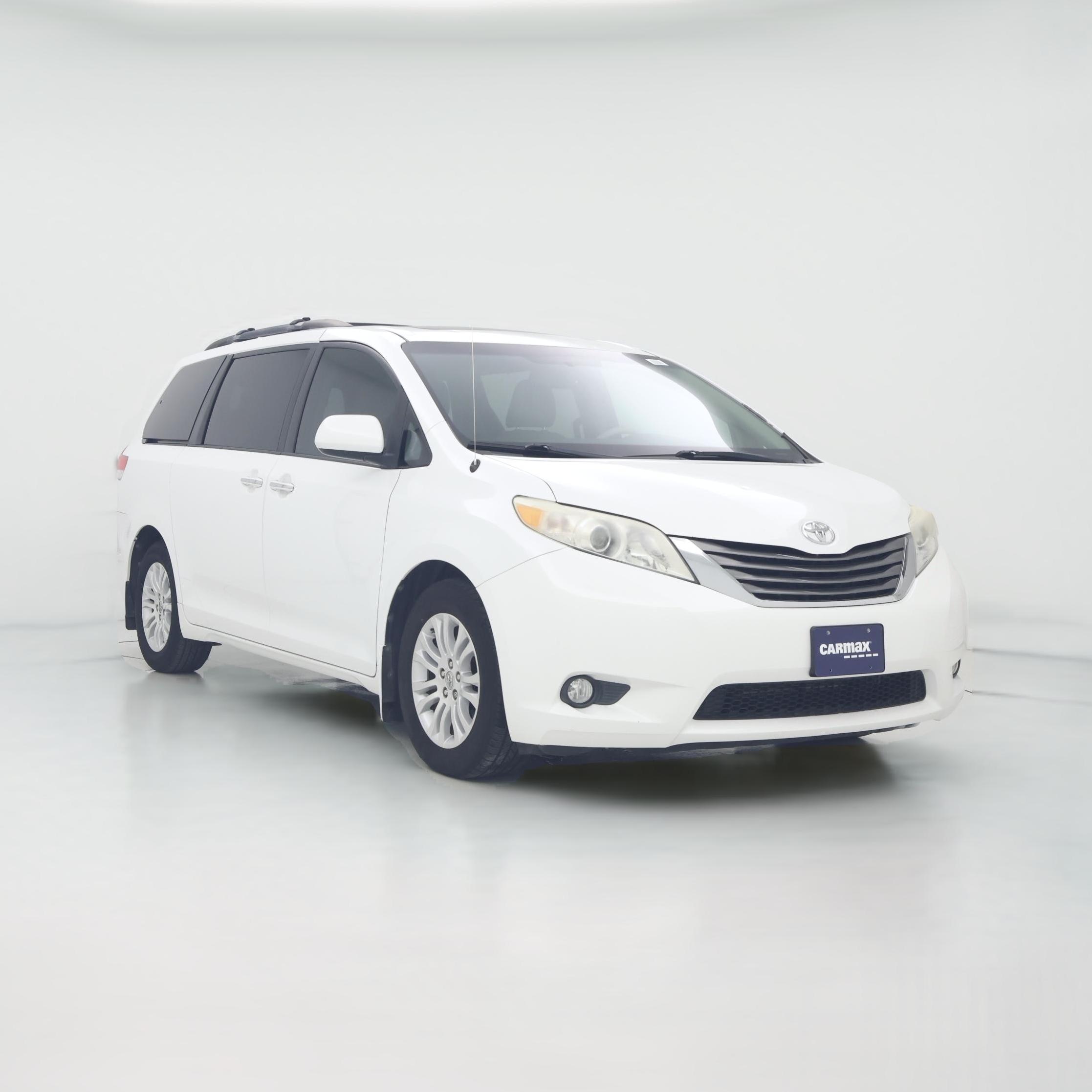 Thumbnail: 2014 Toyota Sienna - 1