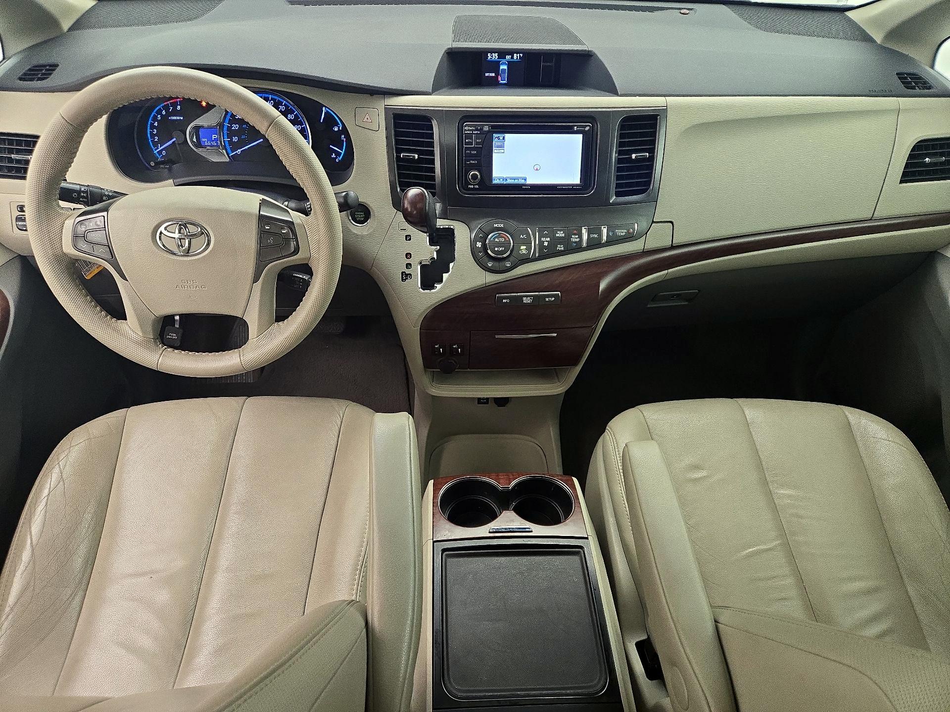 Thumbnail: 2014 Toyota Sienna - 9