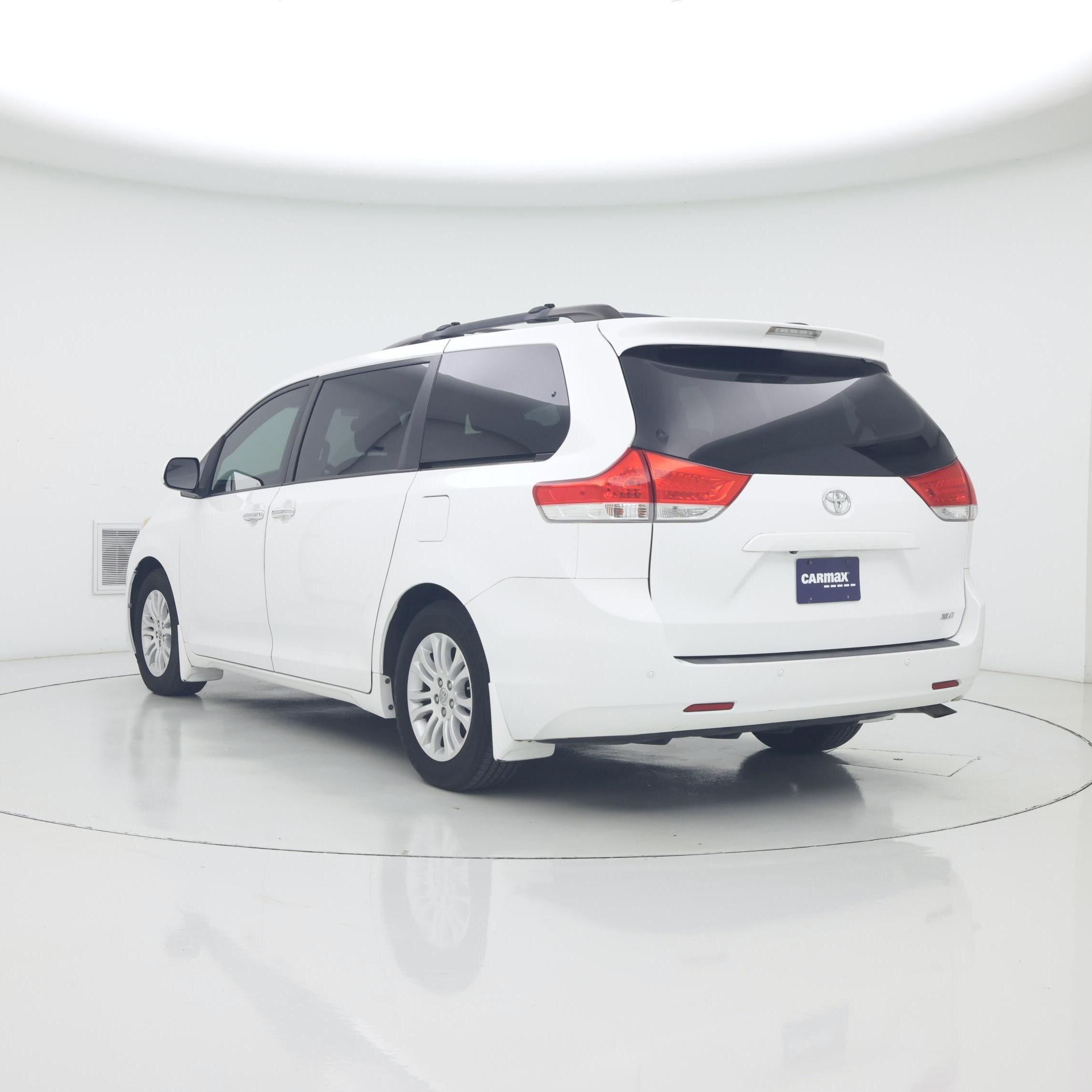 Thumbnail: 2014 Toyota Sienna - 2