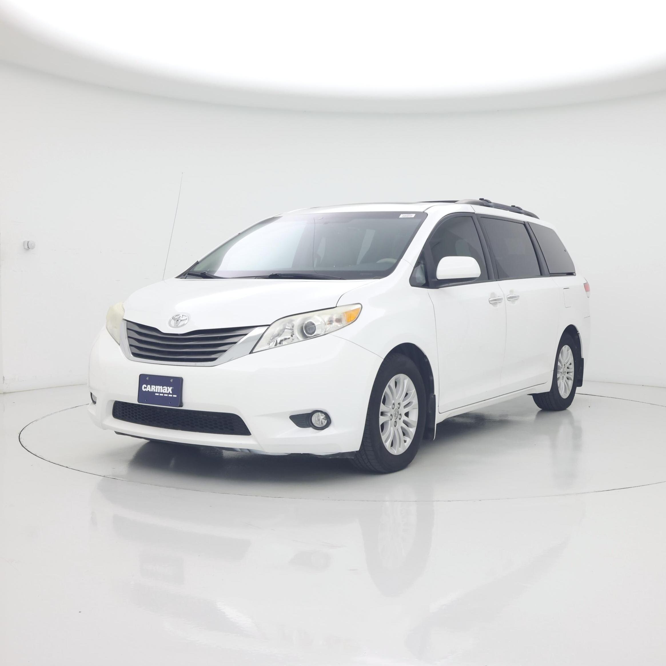 Thumbnail: 2014 Toyota Sienna - 4