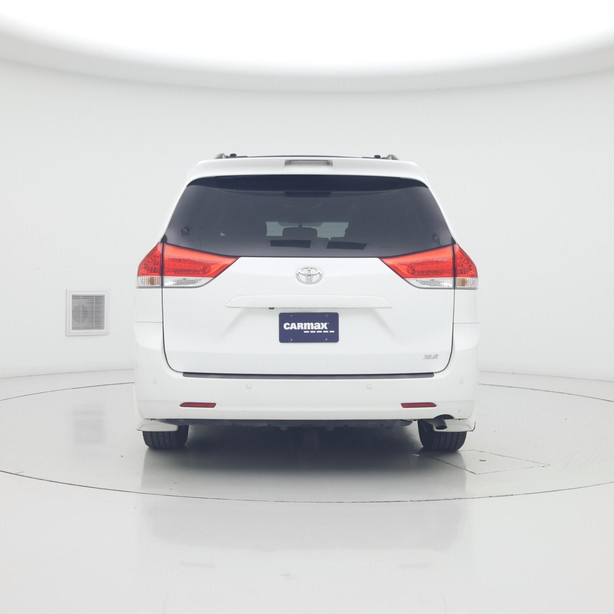 Thumbnail: 2014 Toyota Sienna - 6