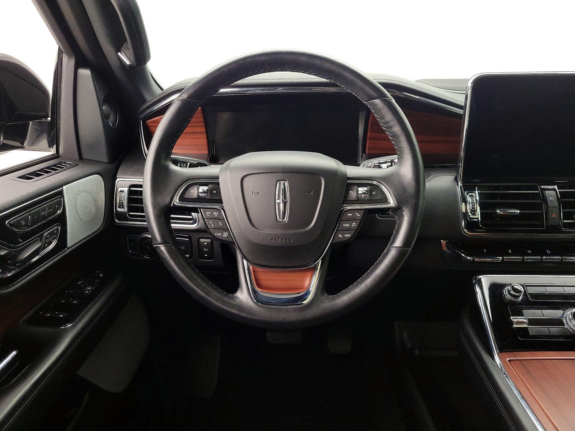 Thumbnail: 2020 Lincoln Navigator - 10