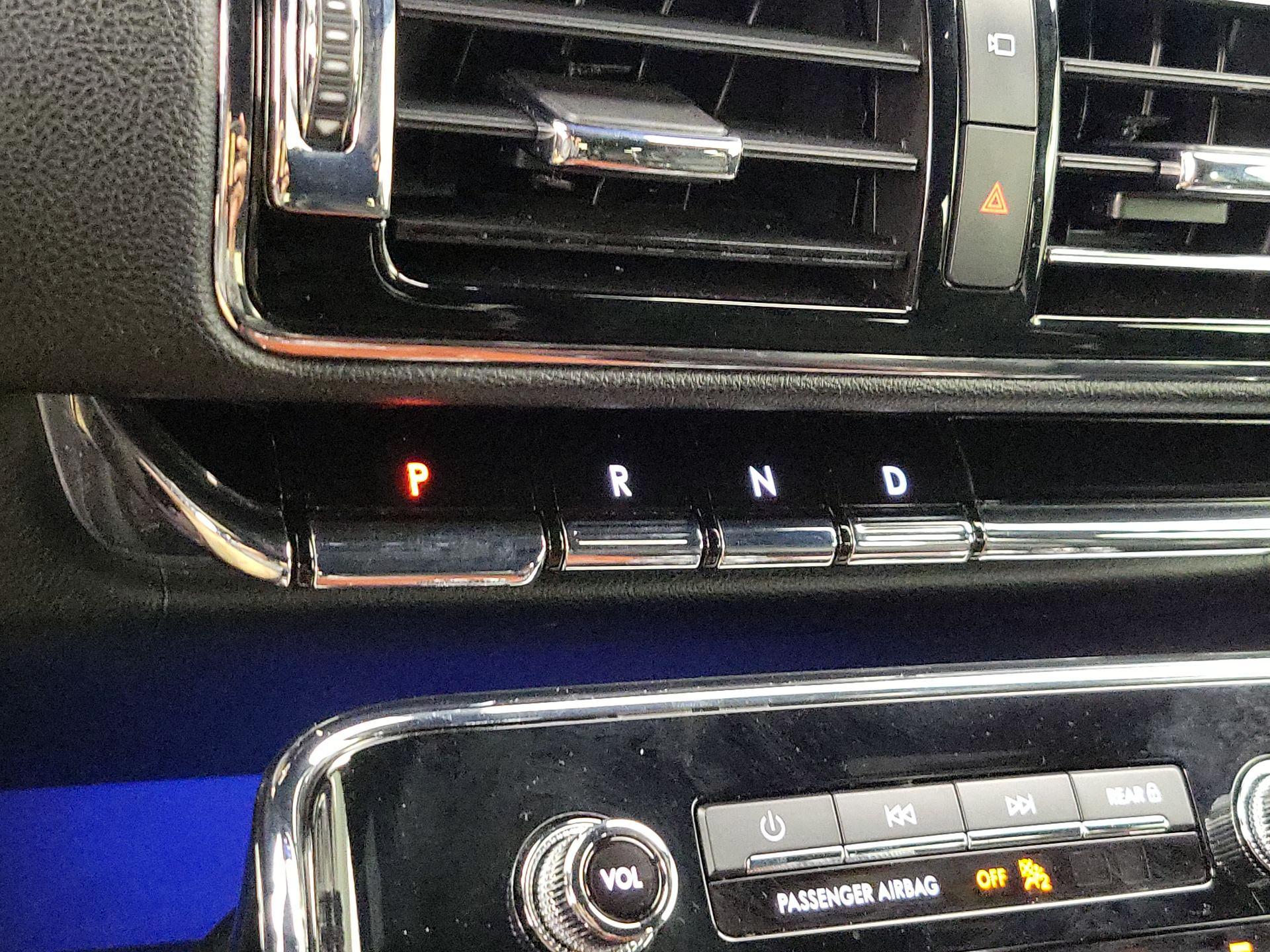 Thumbnail: 2020 Lincoln Navigator - 17