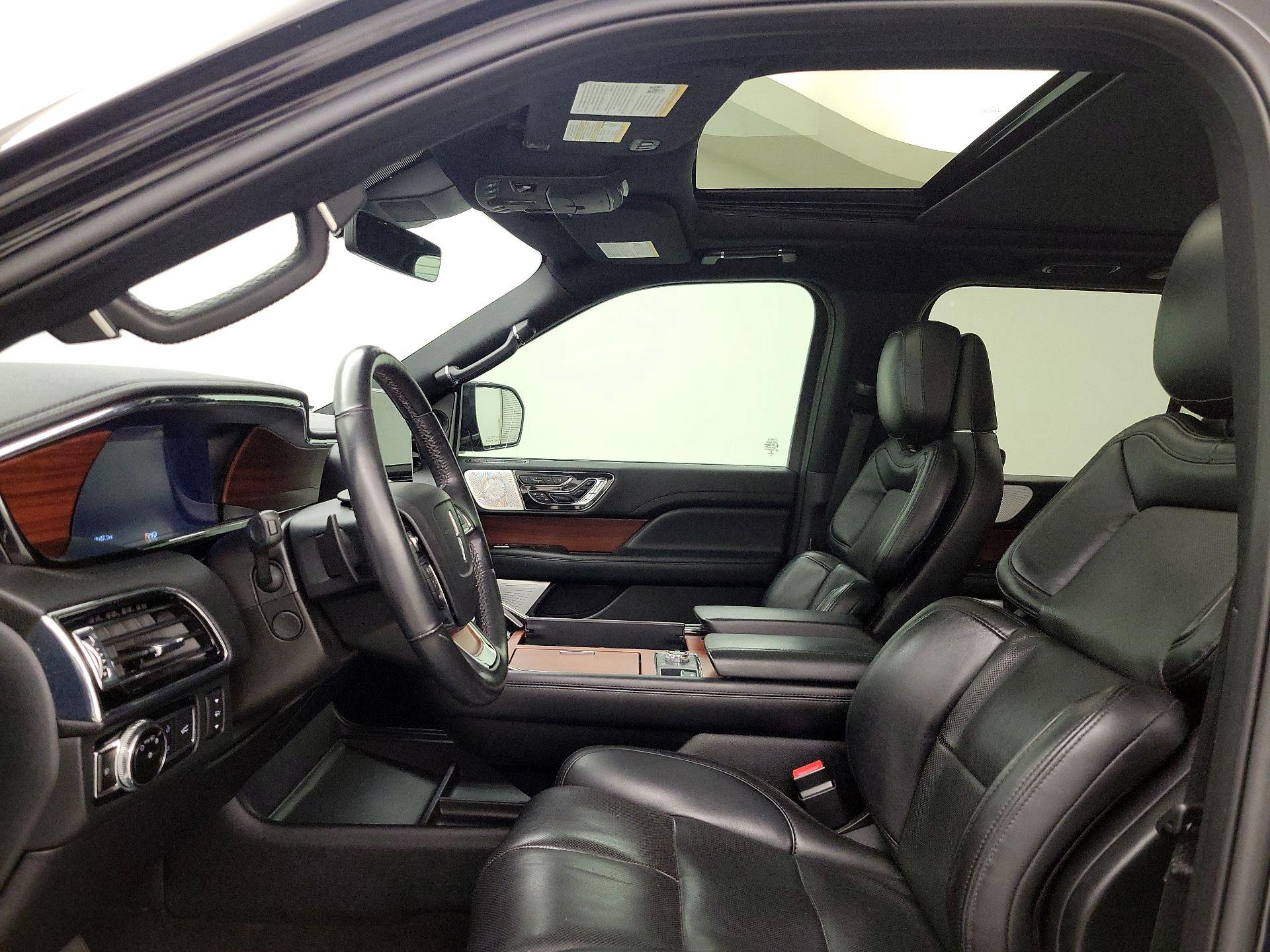 Thumbnail: 2020 Lincoln Navigator - 19