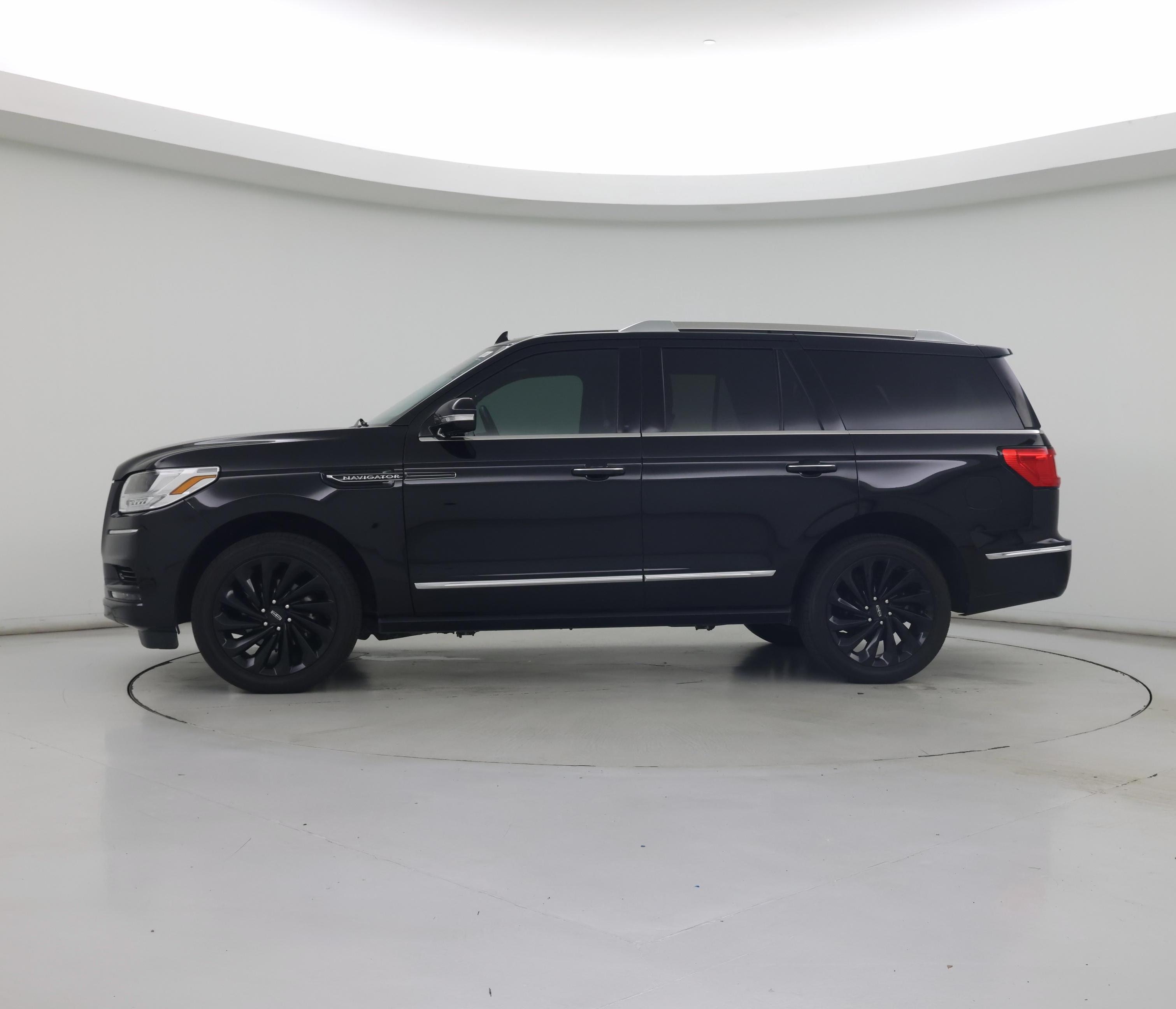 Thumbnail: 2020 Lincoln Navigator - 3
