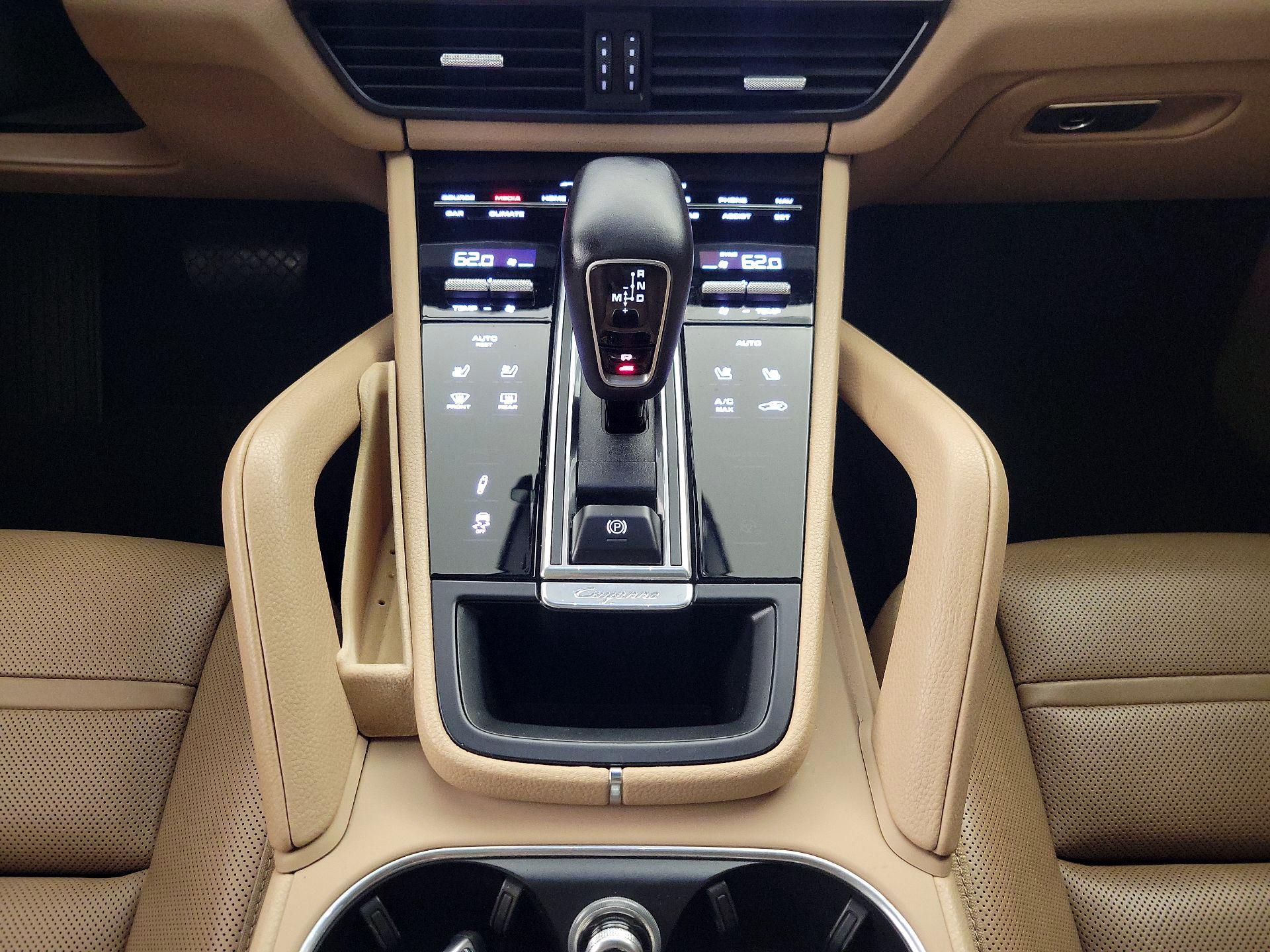 Thumbnail: 2021 Porsche Cayenne - 18