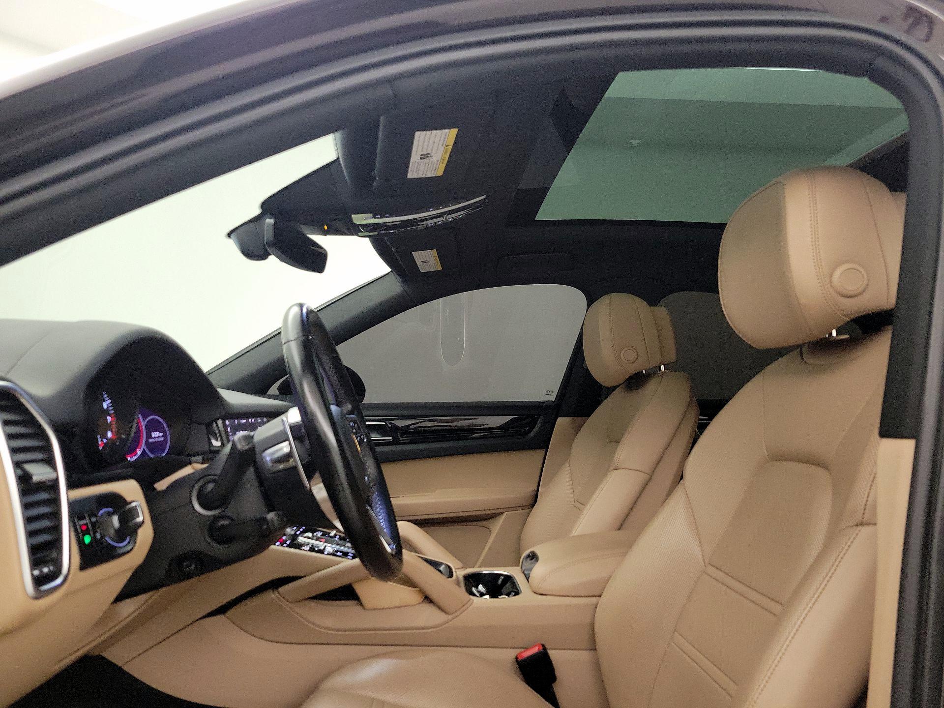 Thumbnail: 2021 Porsche Cayenne - 19