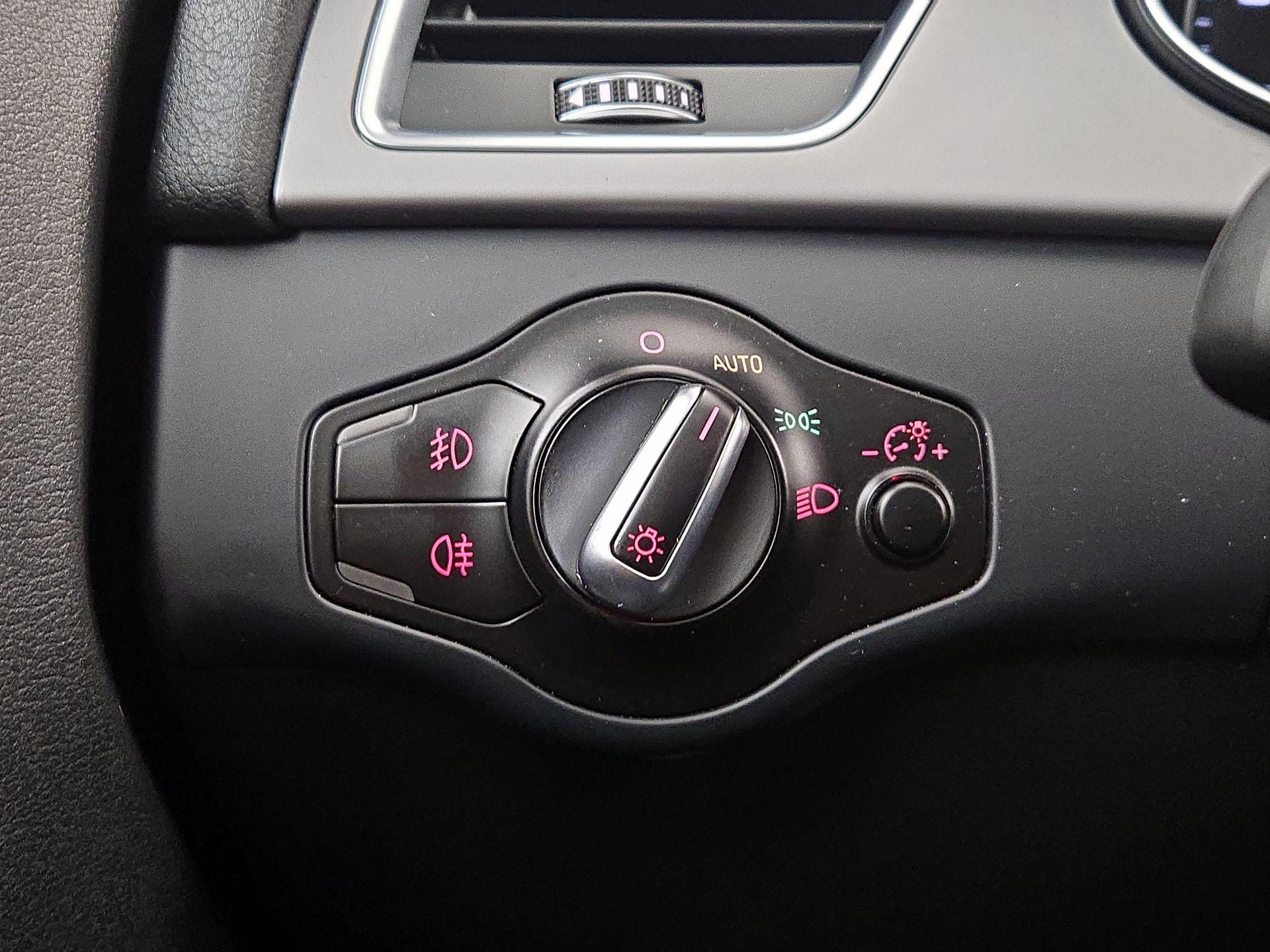 Thumbnail: 2015 Audi A4 - 13