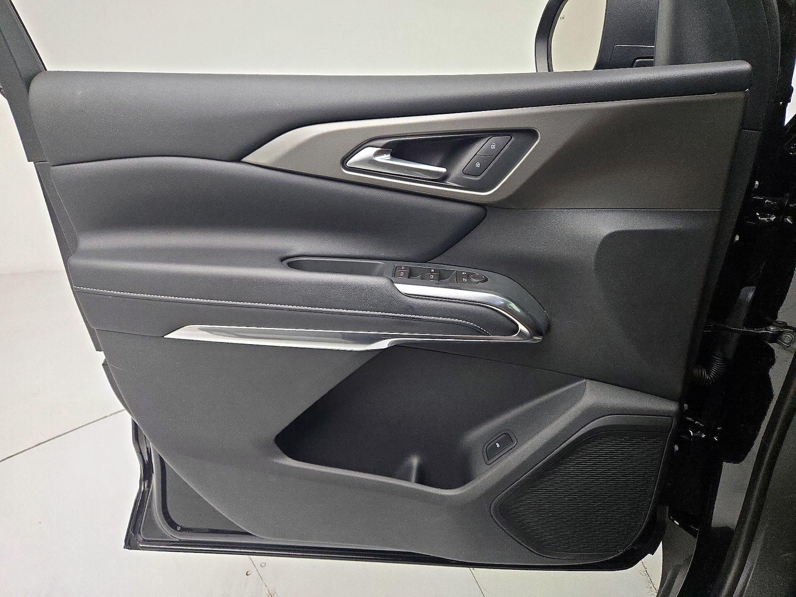 2026 Chevrolet Traverse LT - Photo 13