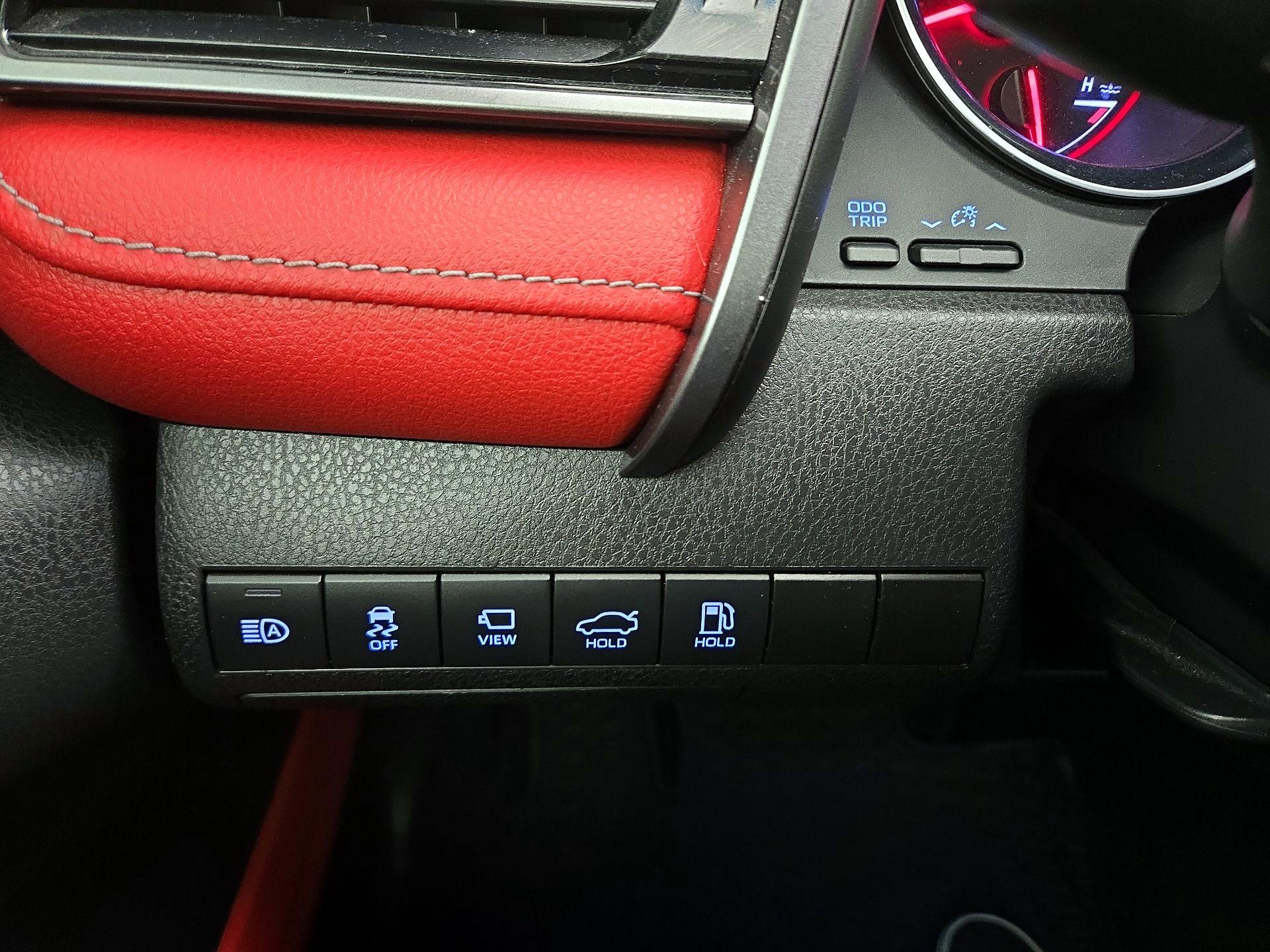 Thumbnail: 2019 Toyota Camry - 13