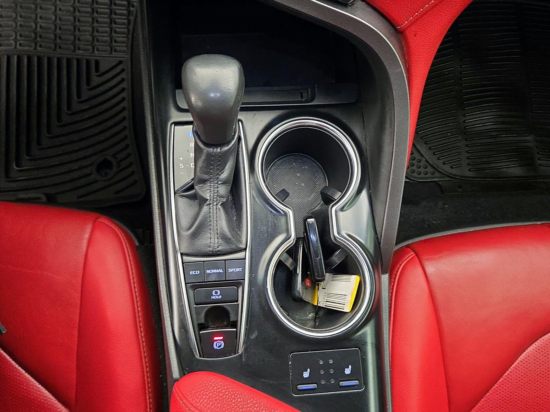 Thumbnail: 2019 Toyota Camry - 18