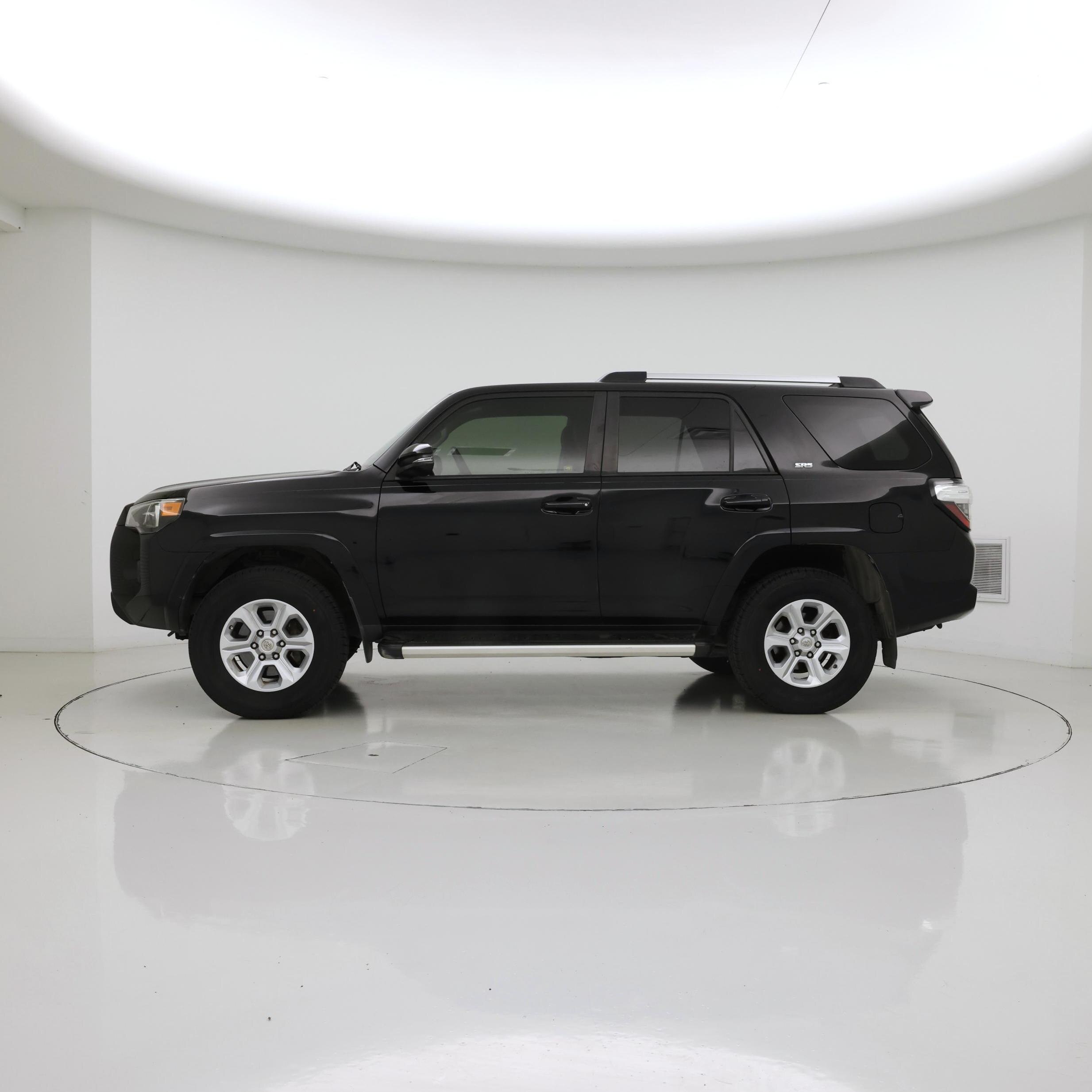 Thumbnail: 2019 Toyota 4Runner - 3