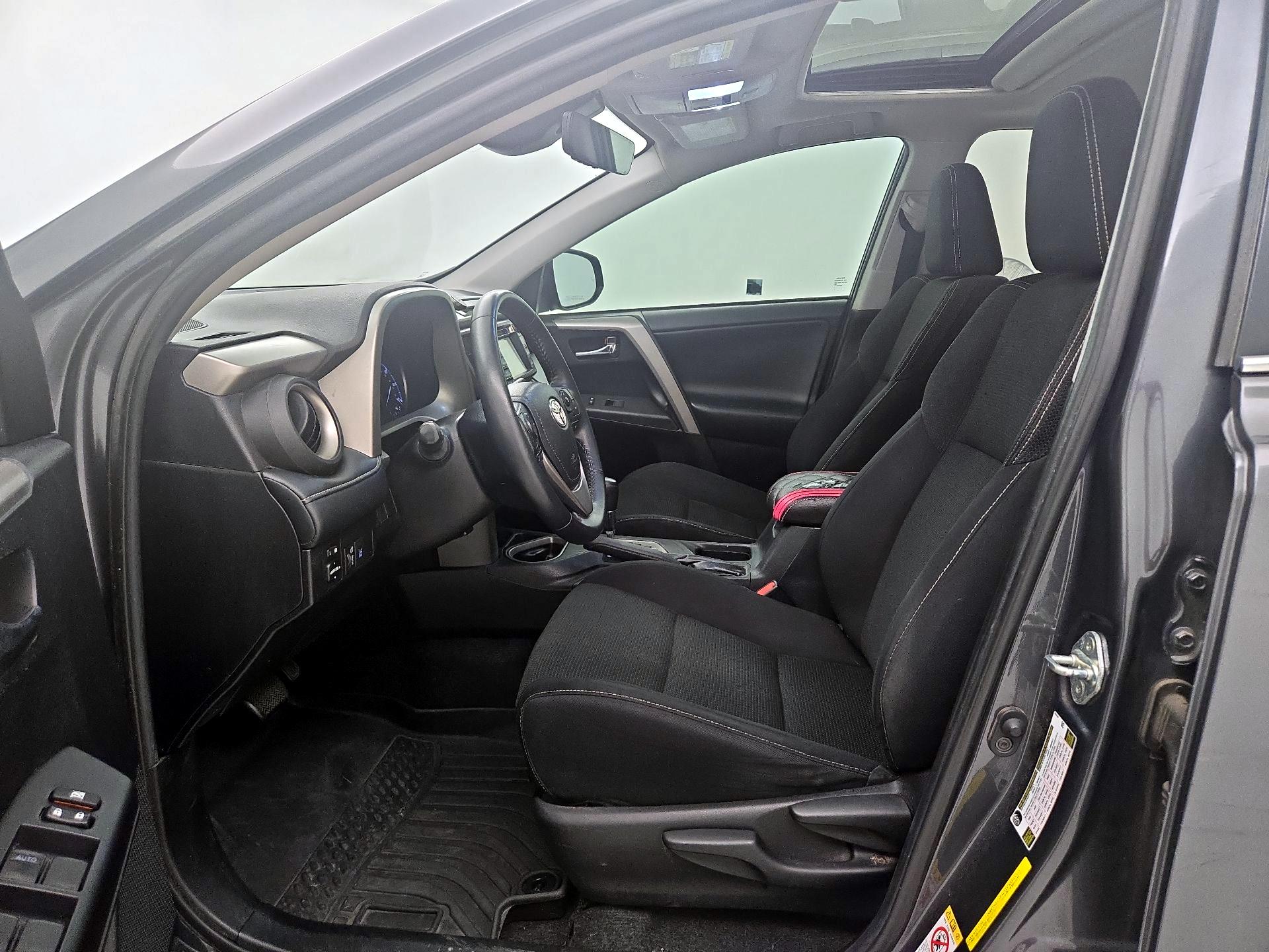 Thumbnail: 2018 Toyota RAV4 - 11