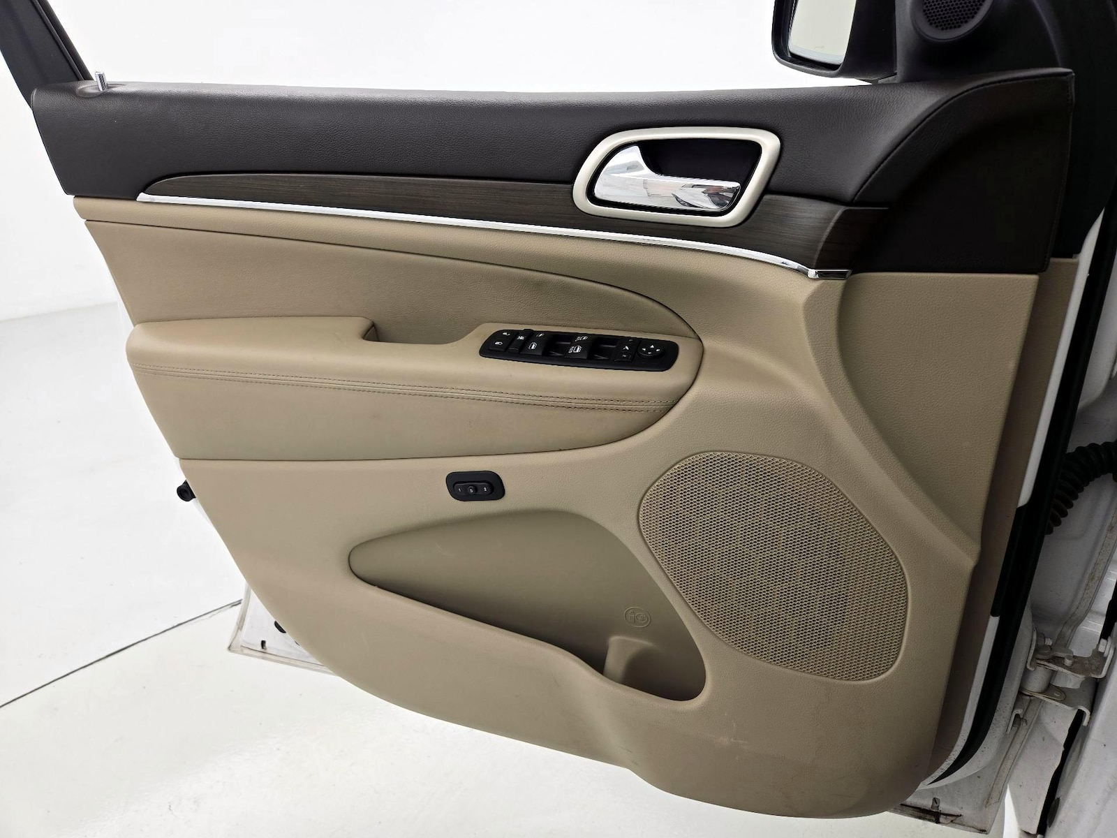 2016 Jeep Grand Cherokee Overland - Photo 13