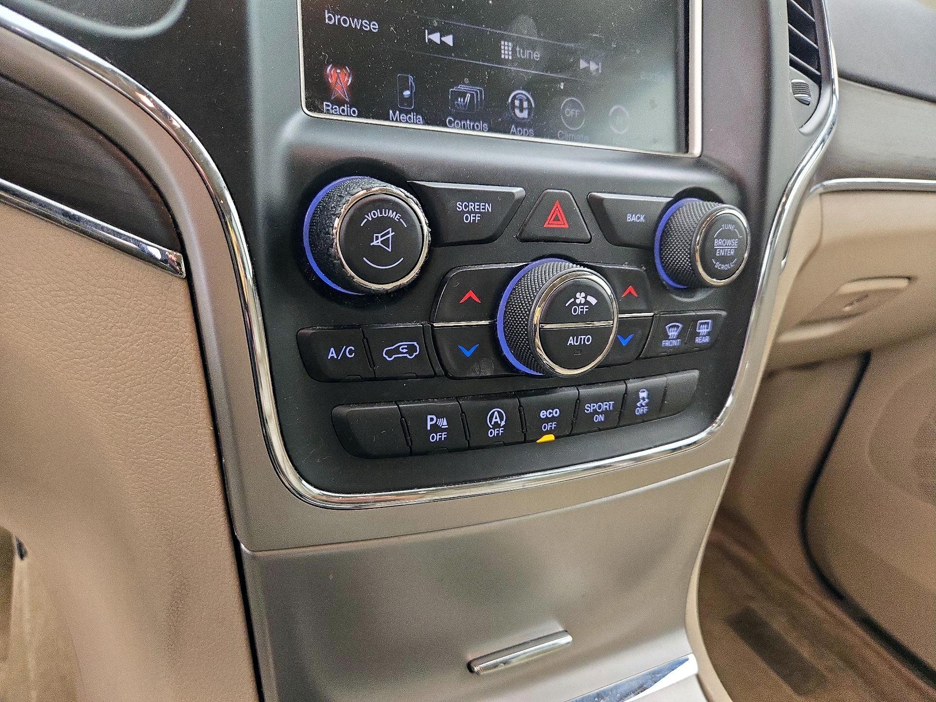 Thumbnail: 2016 Jeep Grand Cherokee - 17