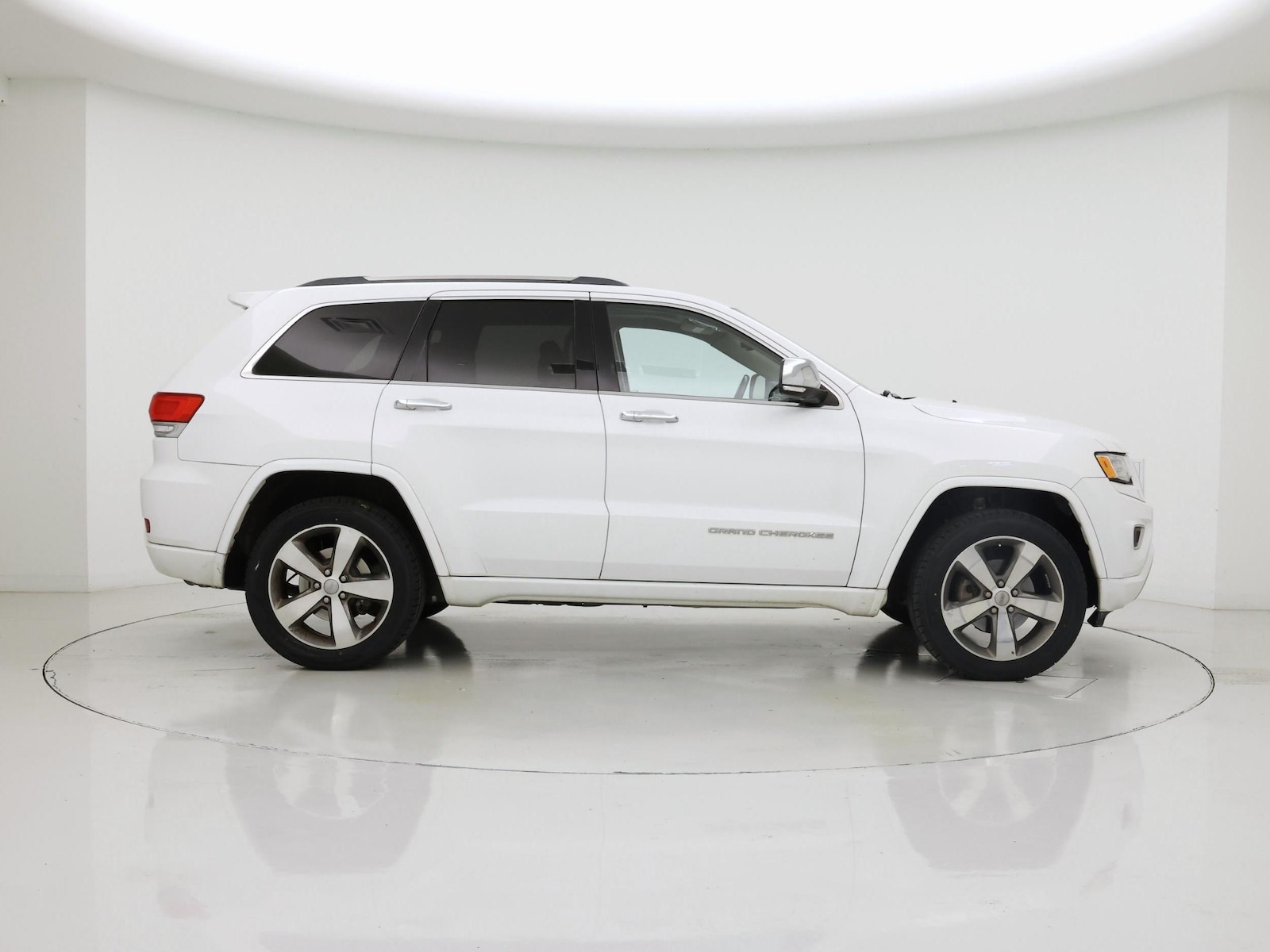 2016 Jeep Grand Cherokee Overland - Photo 8