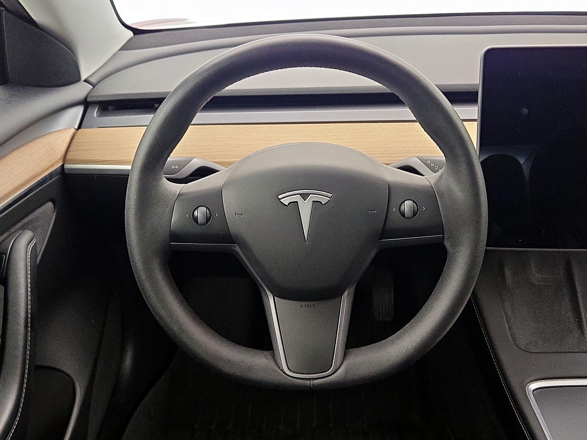 Thumbnail: 2021 Tesla Model 3 - 10