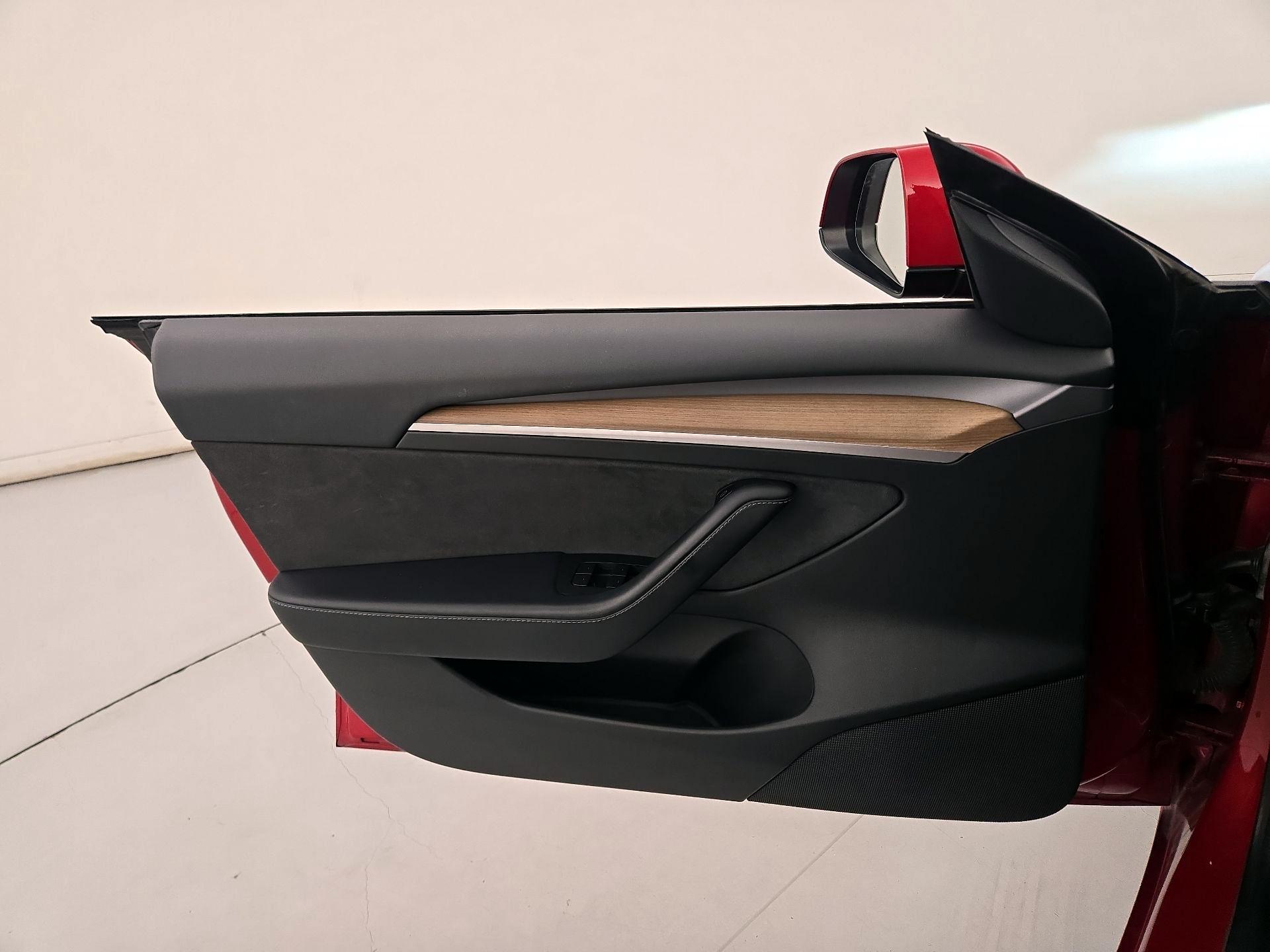 Thumbnail: 2021 Tesla Model 3 - 12