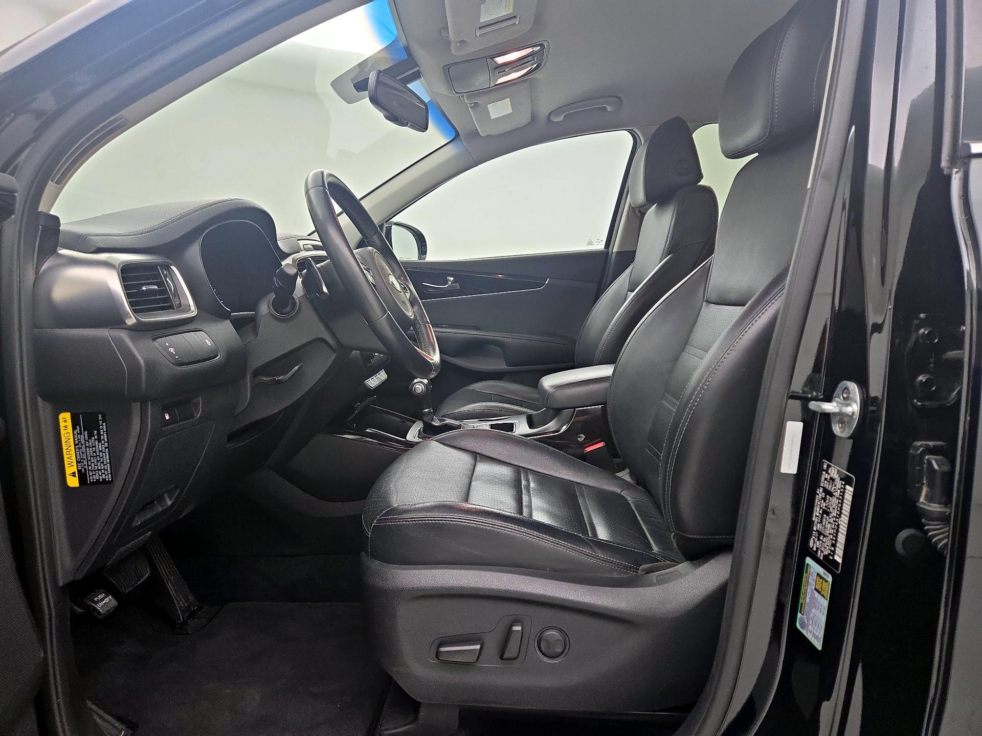 Thumbnail: 2017 Kia Sorento - 9