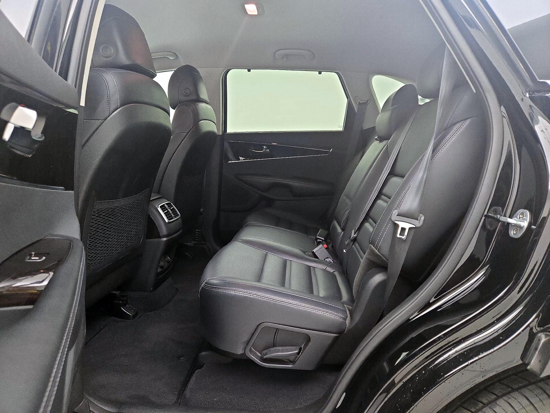 Thumbnail: 2017 Kia Sorento - 17