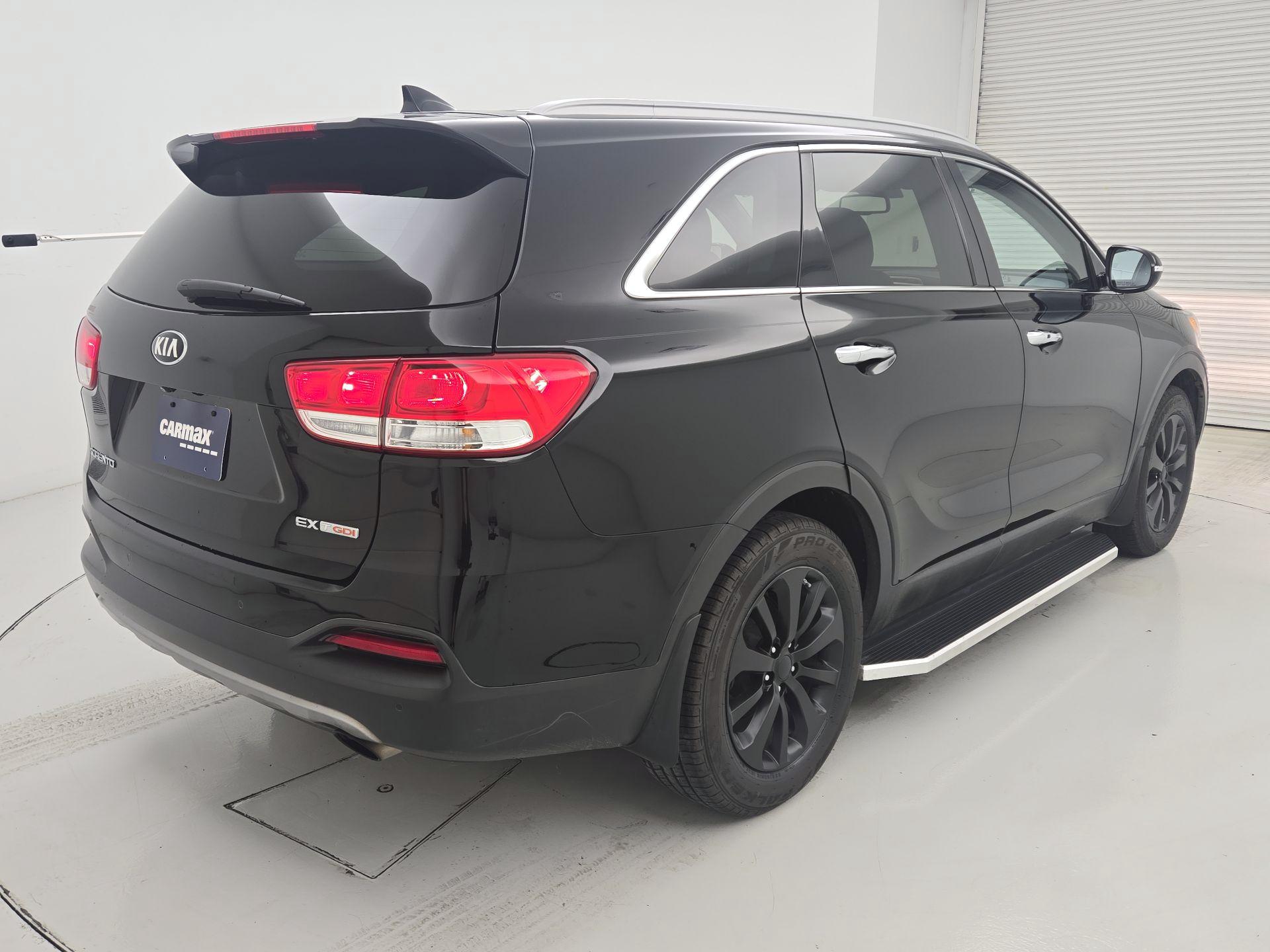 Thumbnail: 2017 Kia Sorento - 5