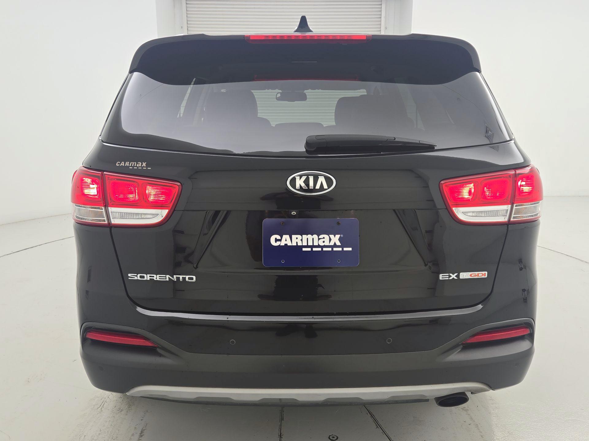 Thumbnail: 2017 Kia Sorento - 6