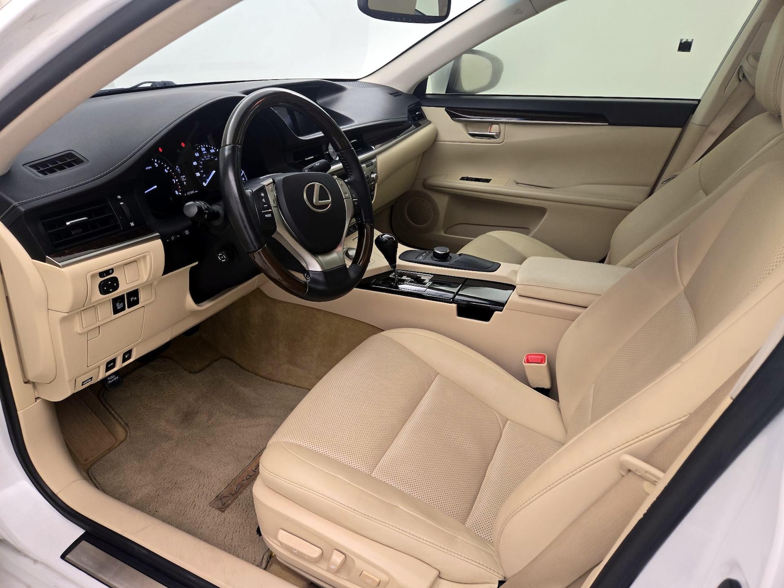 2015 Lexus ES 350 - Photo 12