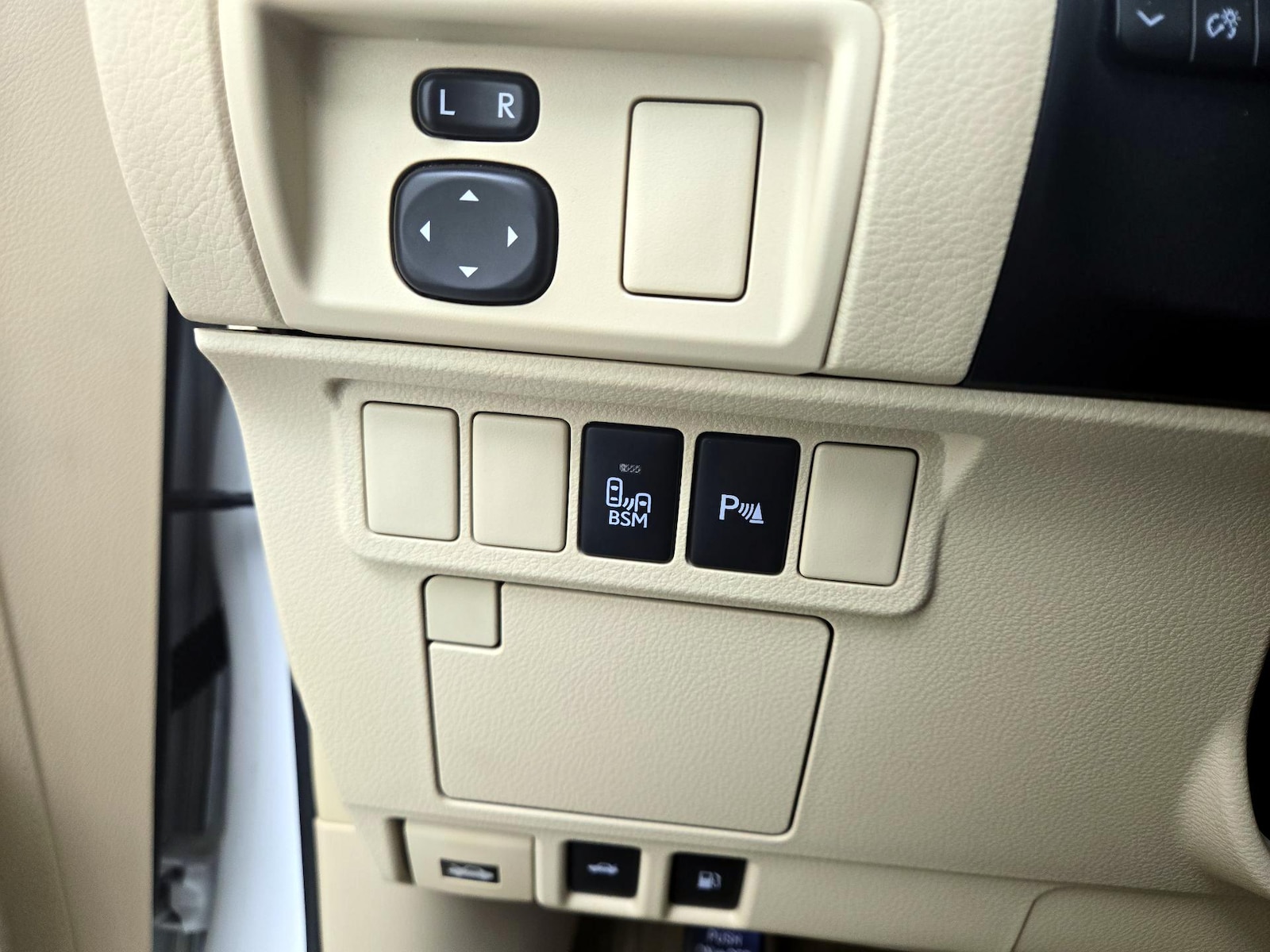 2015 Lexus ES 350 - Photo 14