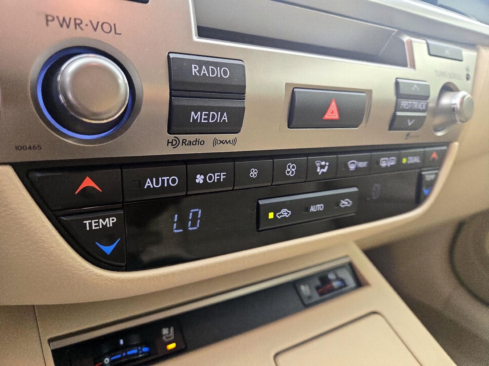 2015 Lexus ES 350 - Photo 17