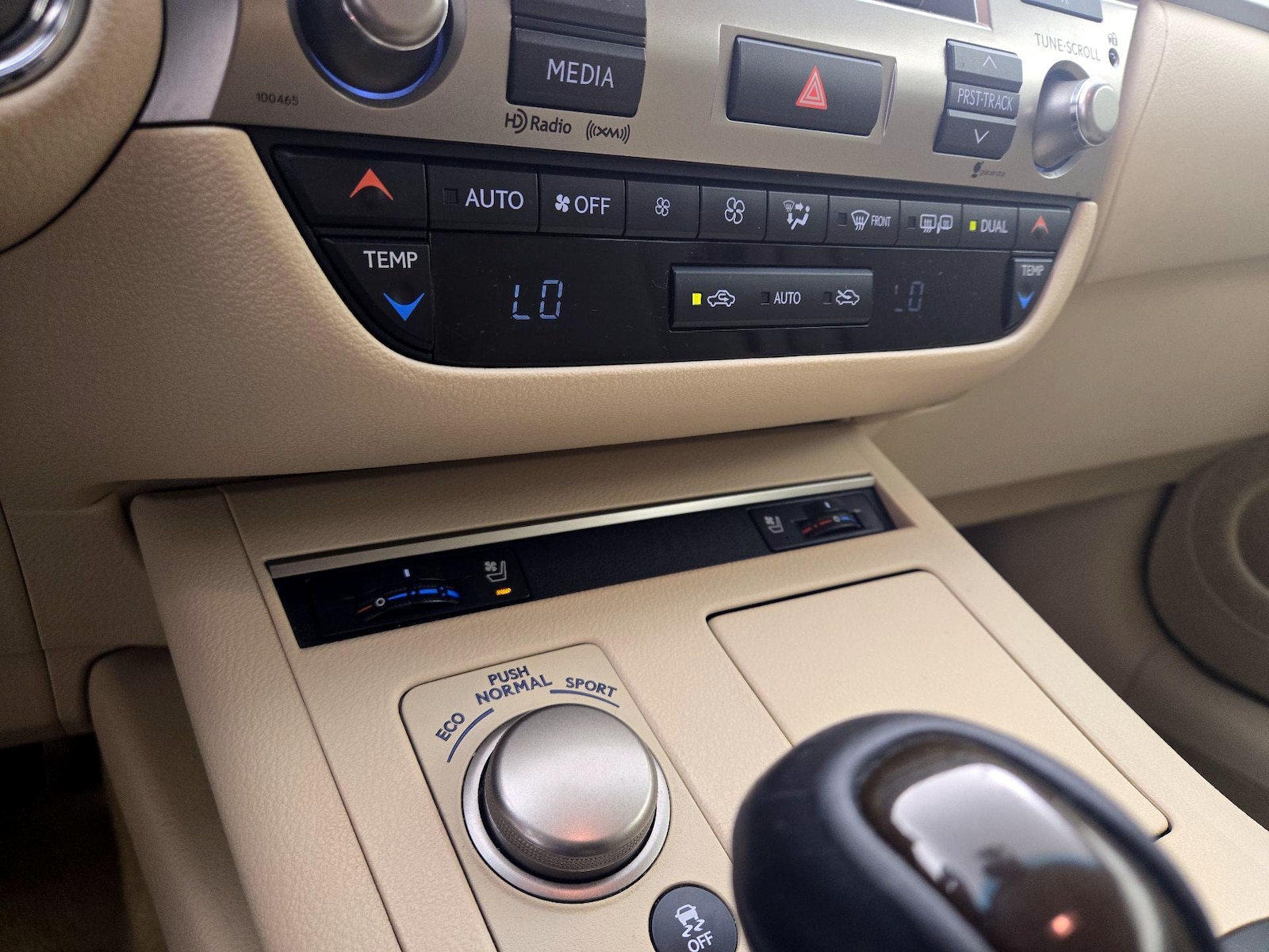 2015 Lexus ES 350 - Photo 19