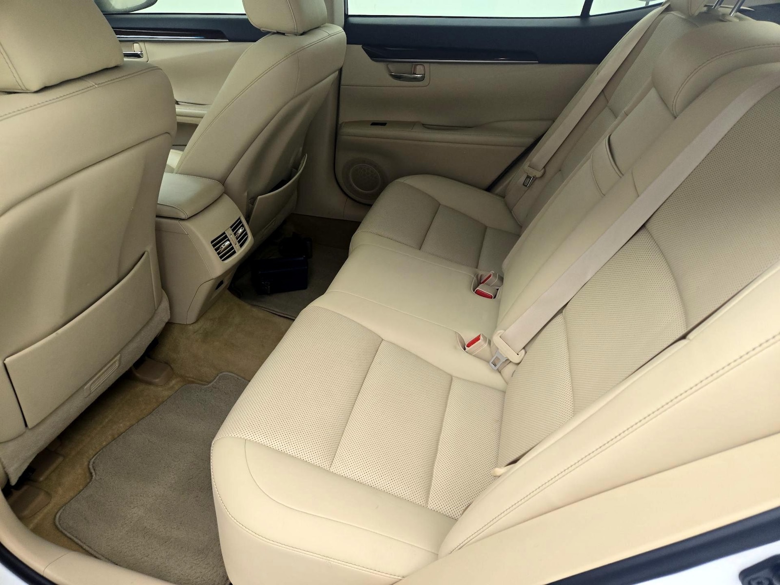 2015 Lexus ES 350 - Photo 21