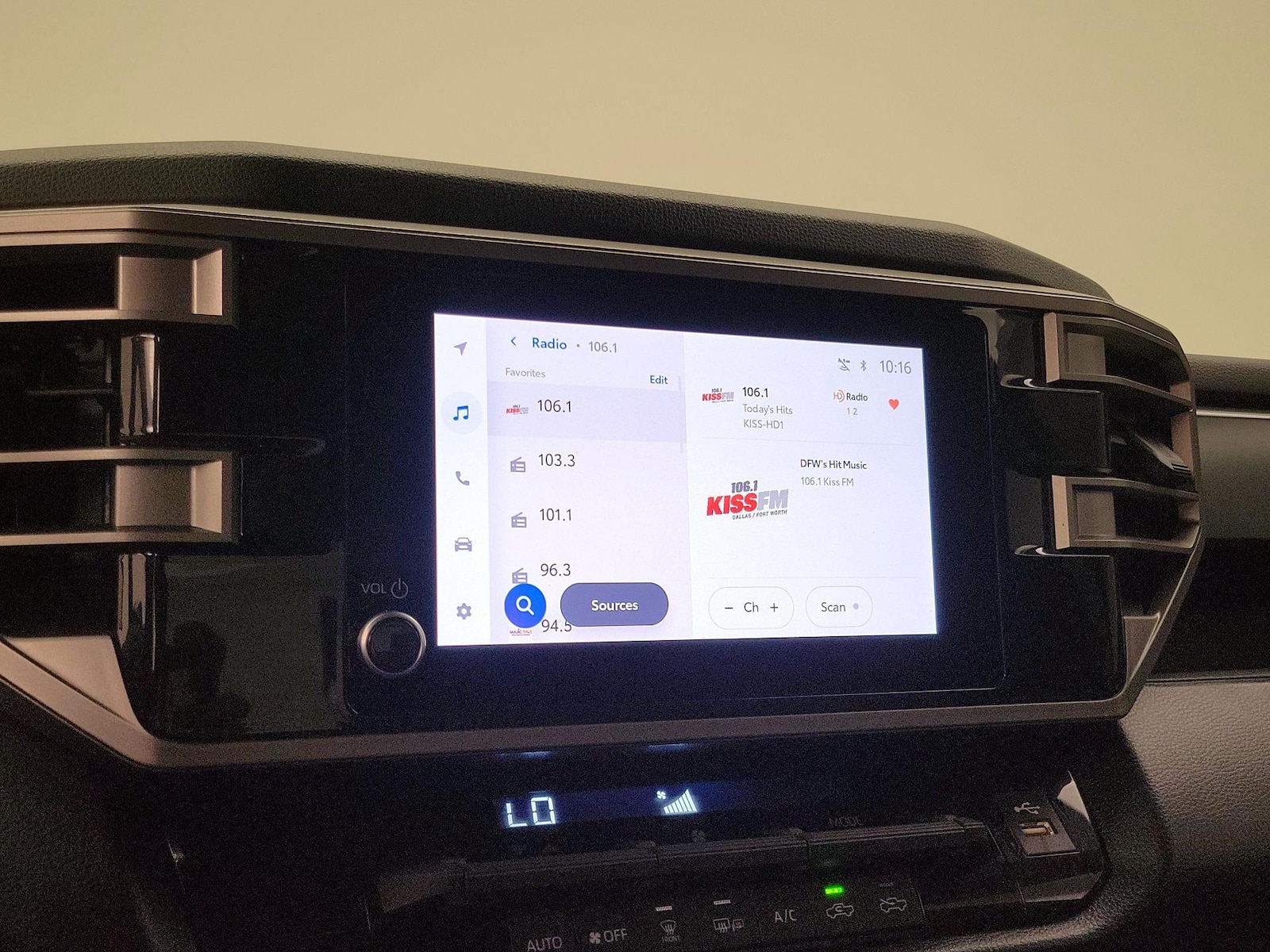 2025 Toyota Tundra SR5 - Photo 16