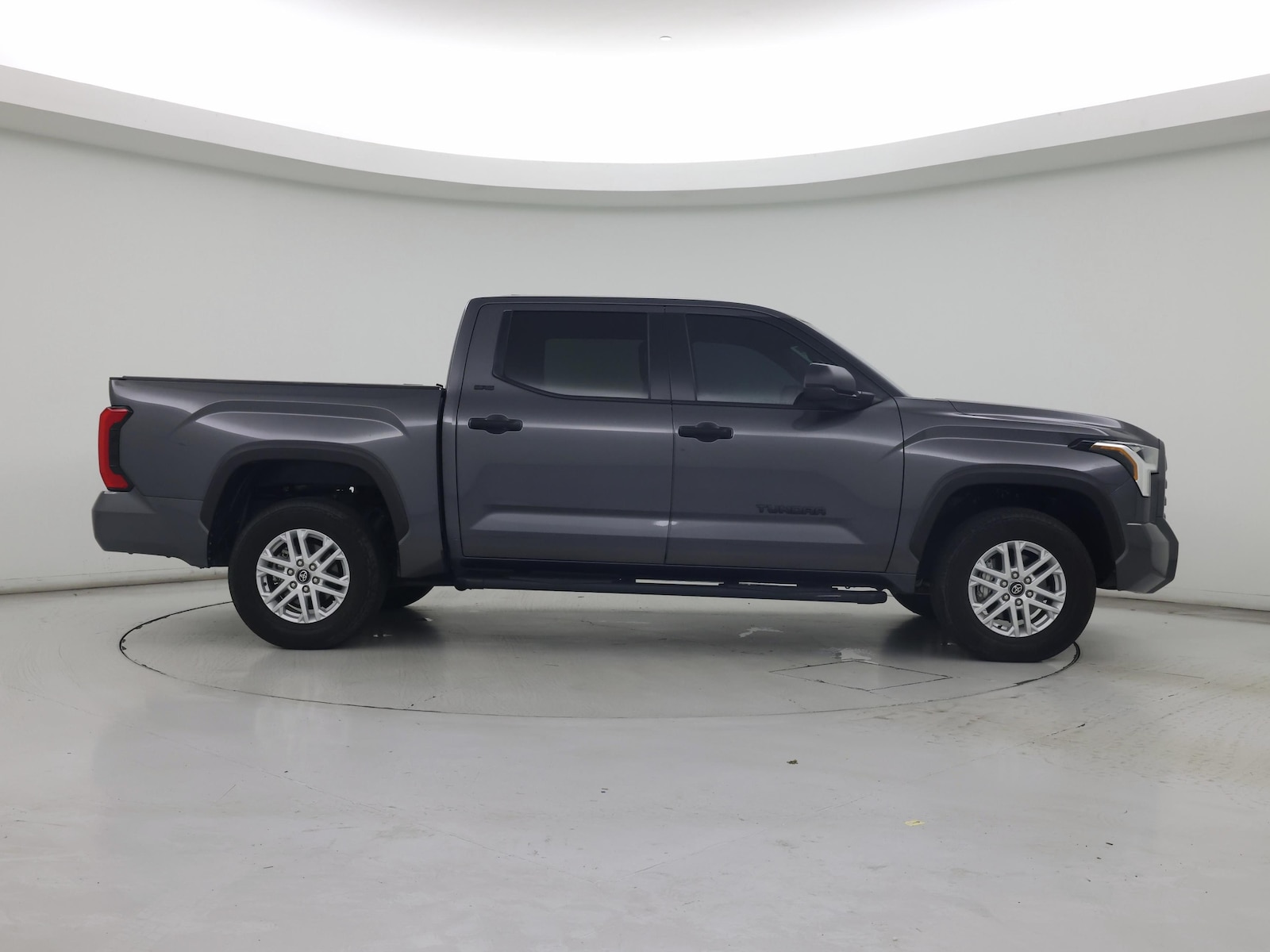 2025 Toyota Tundra SR5 - Photo 8