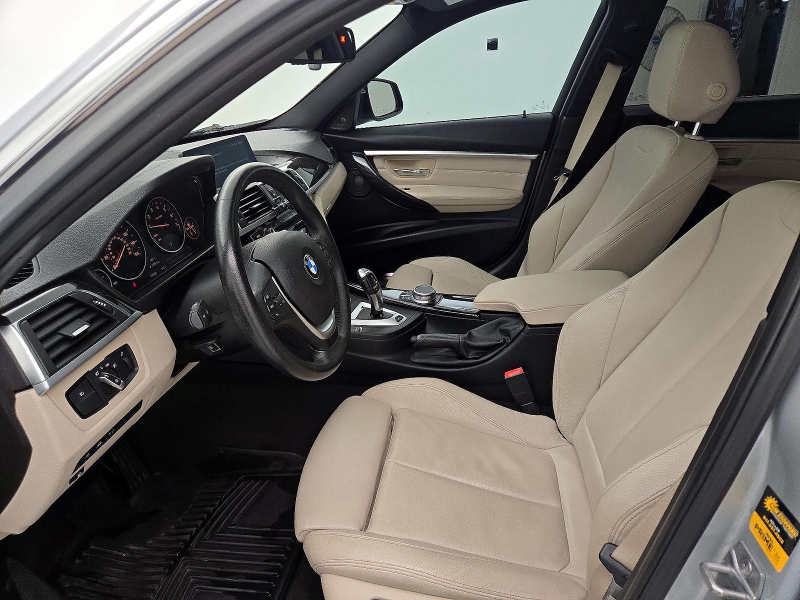 2018 BMW 3 Series 330e - Photo 12