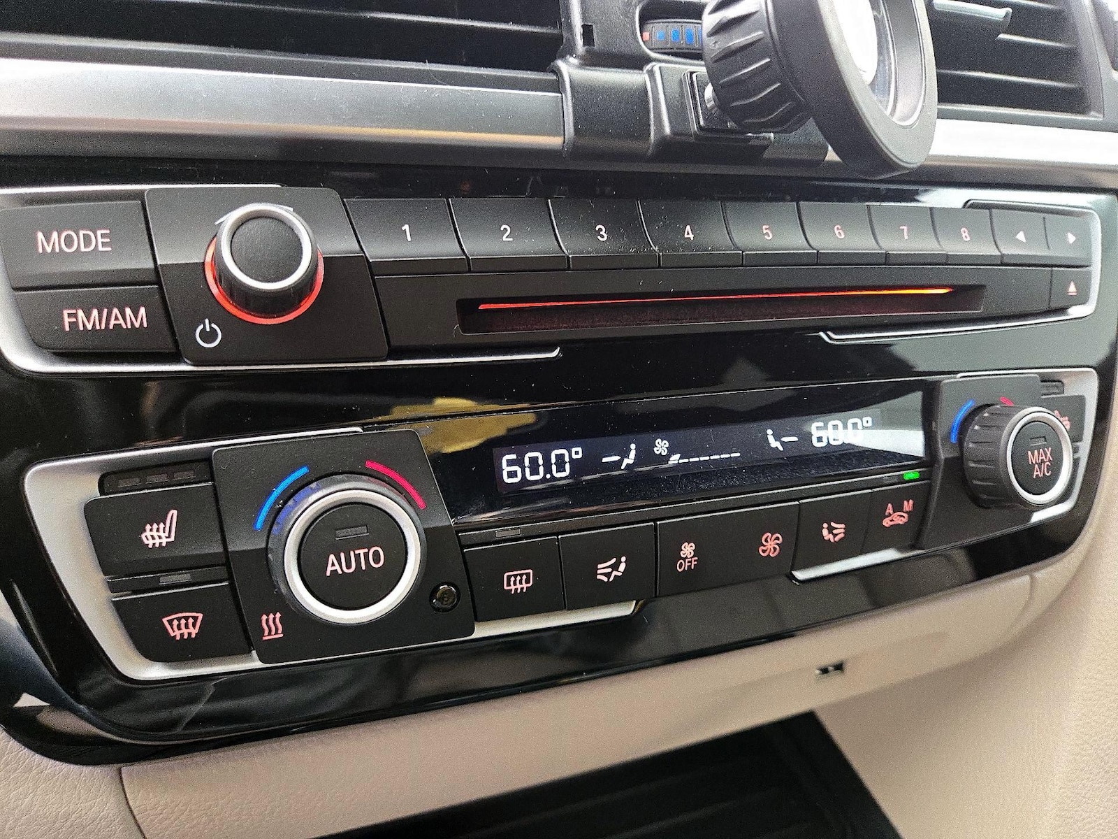 2018 BMW 3 Series 330e - Photo 16