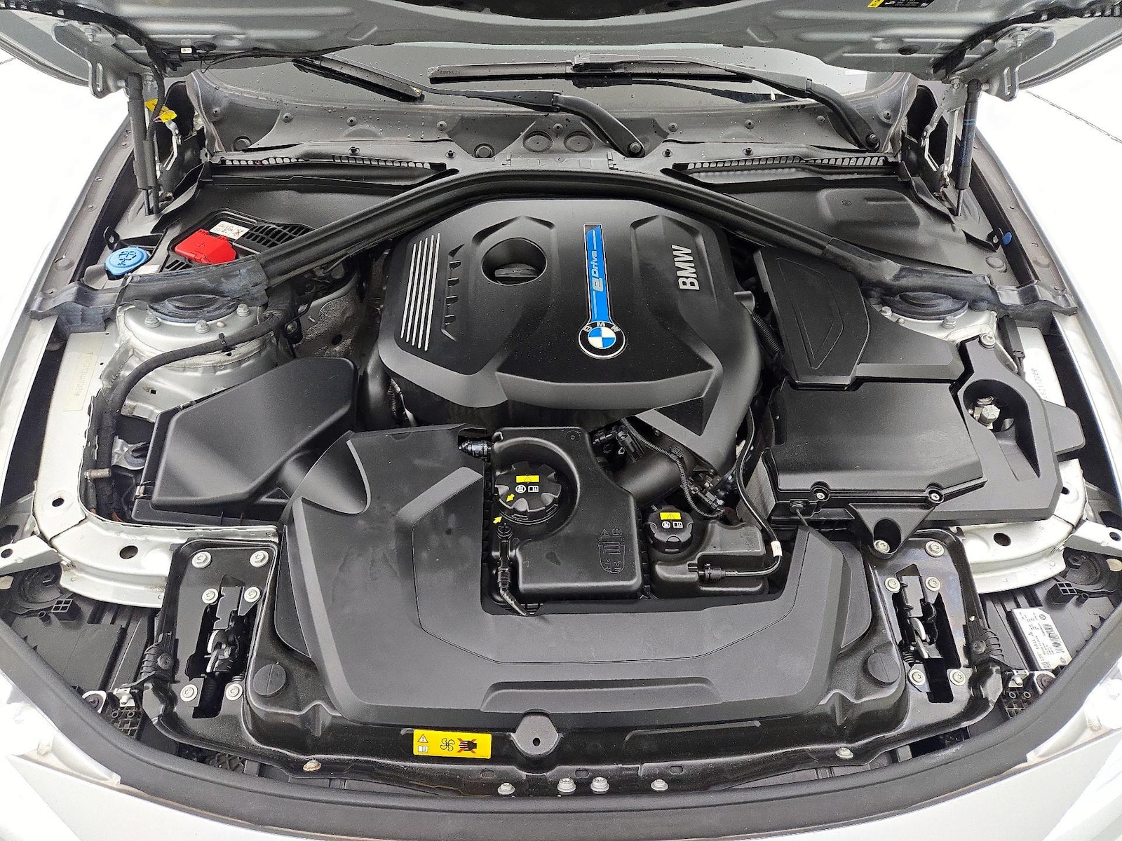 2018 BMW 3 Series 330e - Photo 22