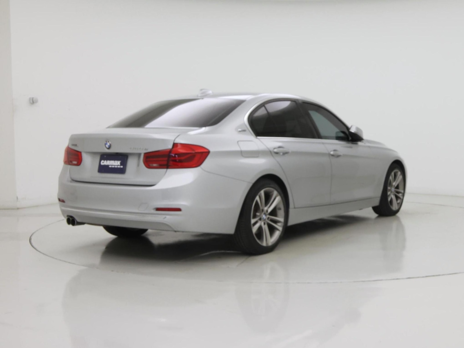 2018 BMW 3 Series 330e - Photo 9