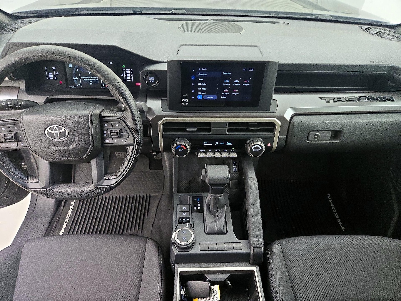 2025 Toyota Tacoma SR5 - Photo 10