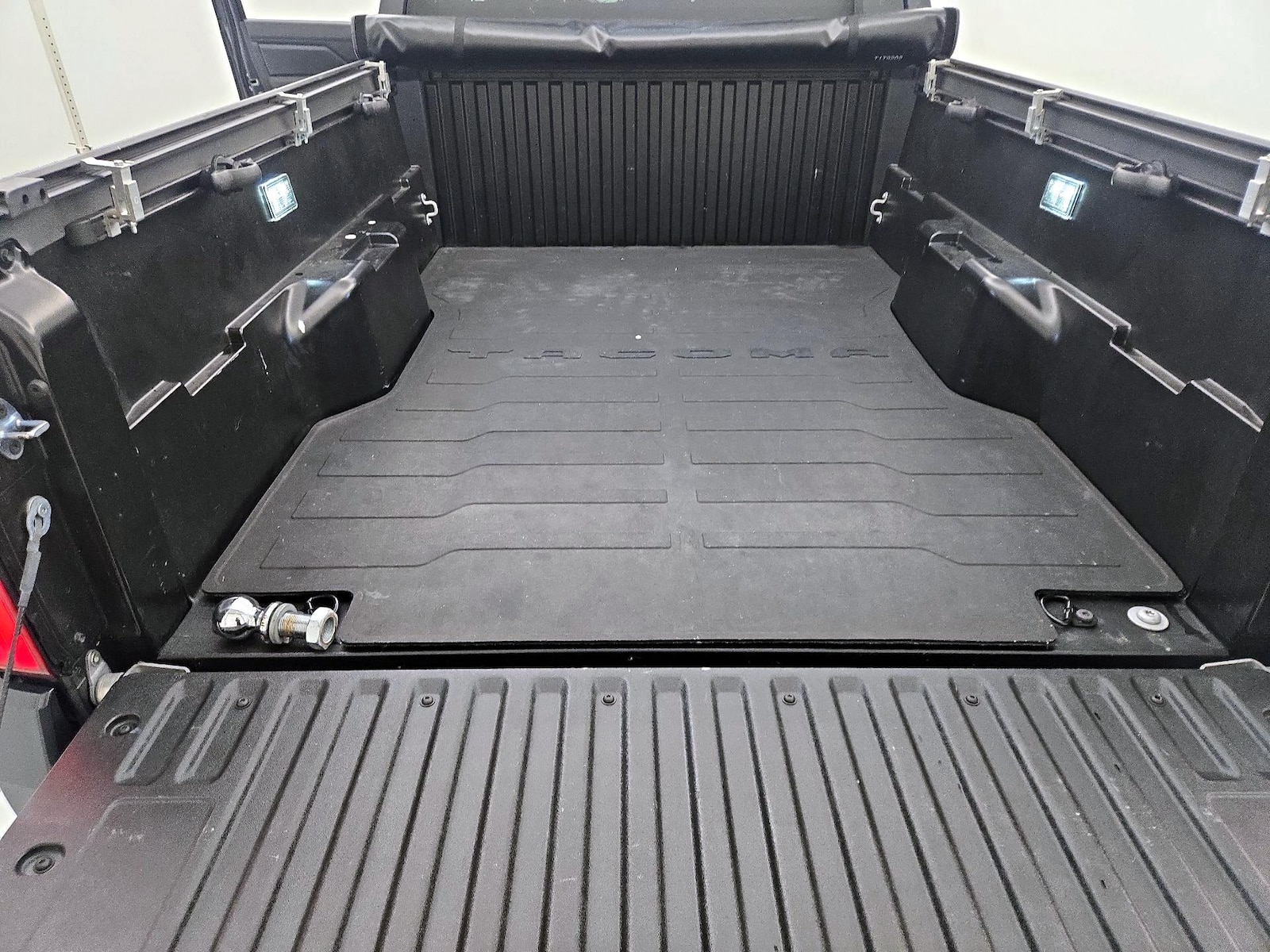 2025 Toyota Tacoma SR5 - Photo 21