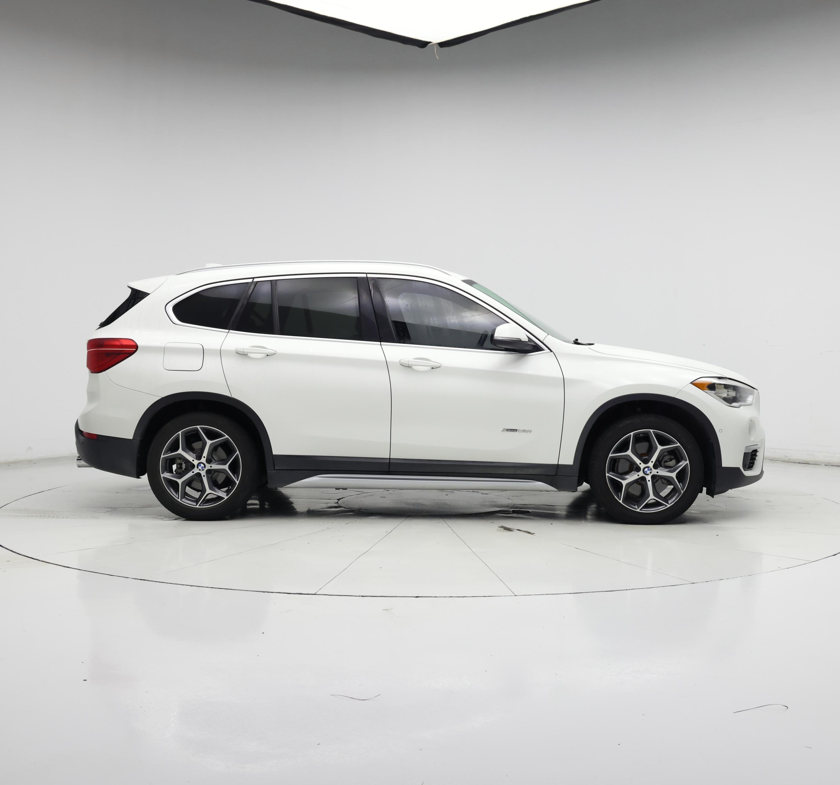 Thumbnail: 2016 BMW X1 - 7