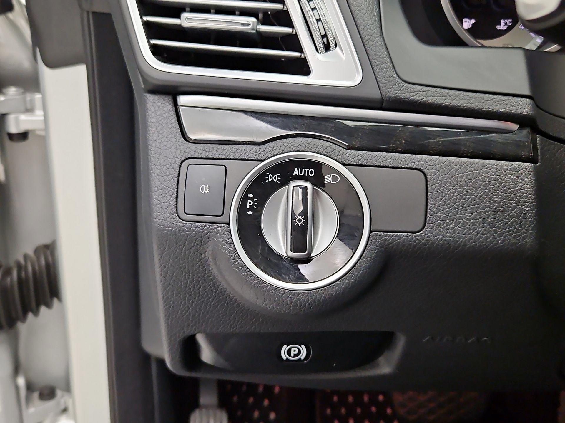 Thumbnail: 2016 Mercedes-Benz E-Class - 13