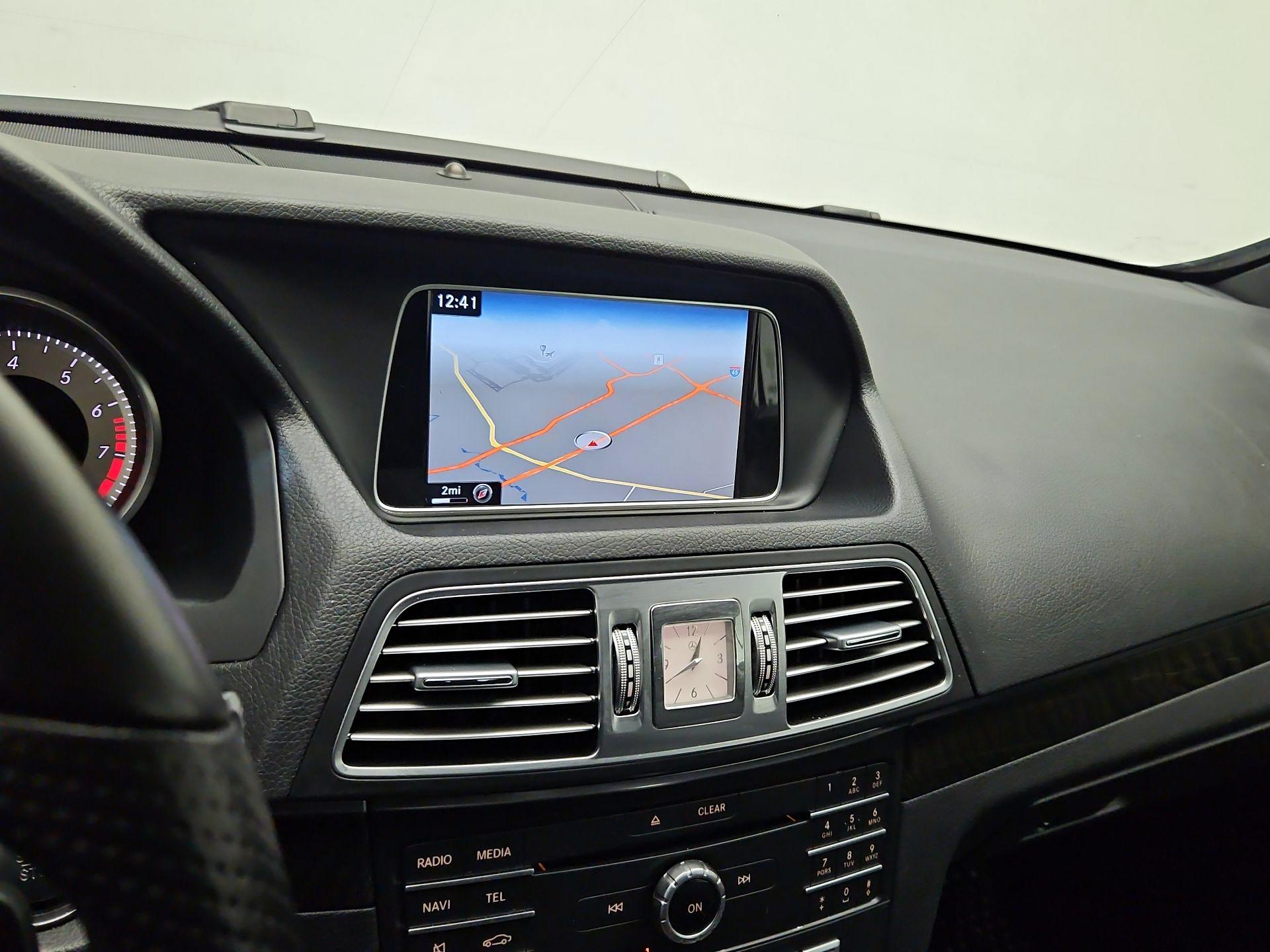 Thumbnail: 2016 Mercedes-Benz E-Class - 14