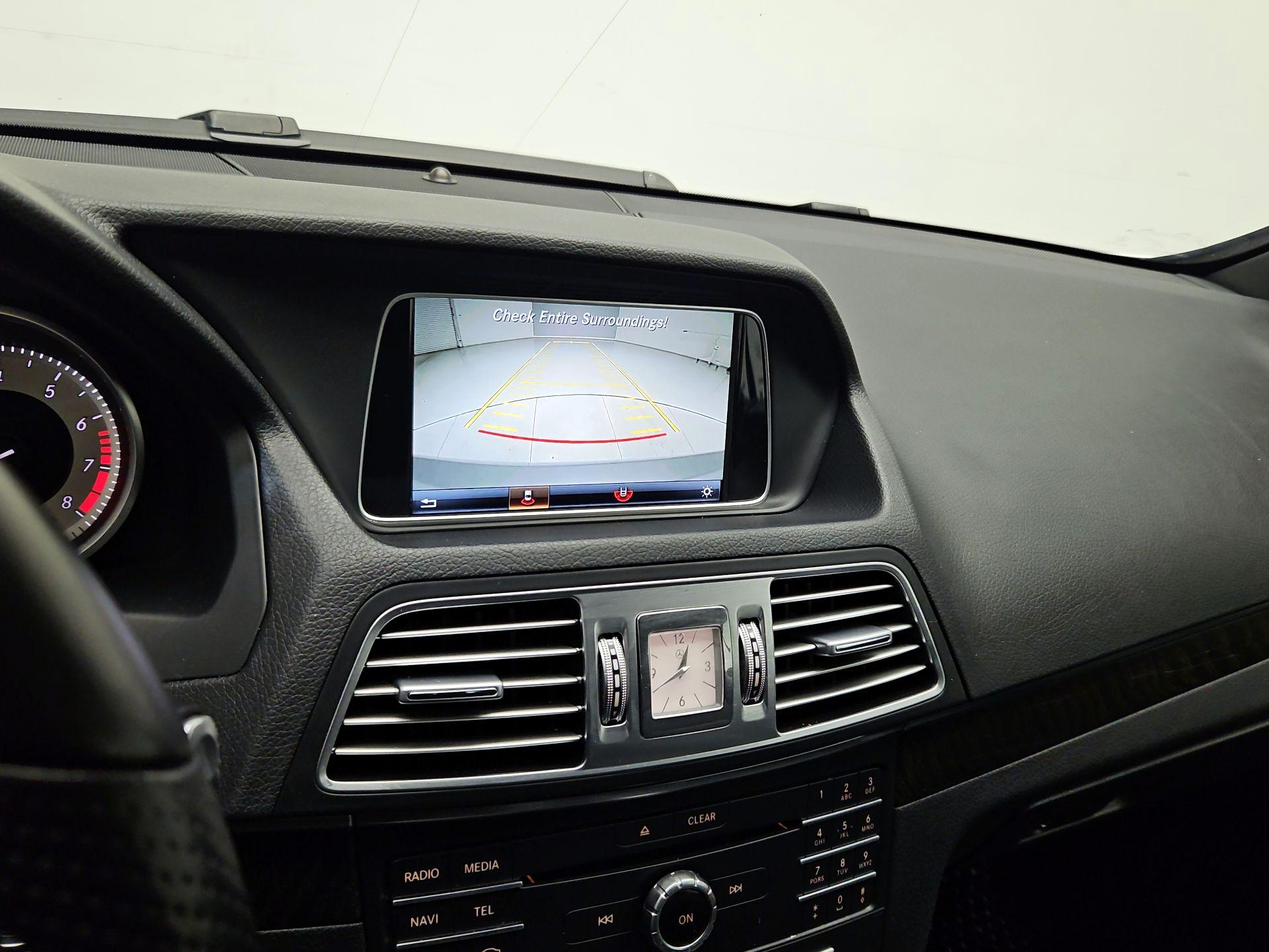 Thumbnail: 2016 Mercedes-Benz E-Class - 15