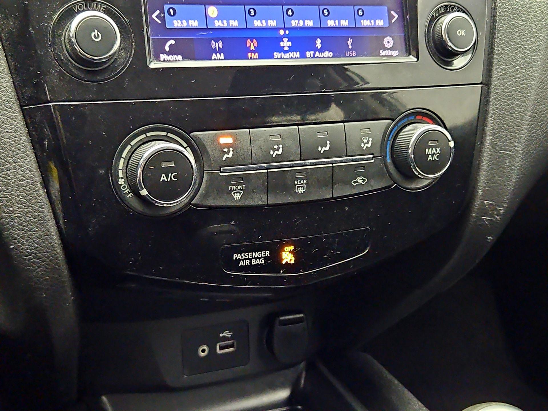 Thumbnail: 2019 Nissan Rogue Sport - 16