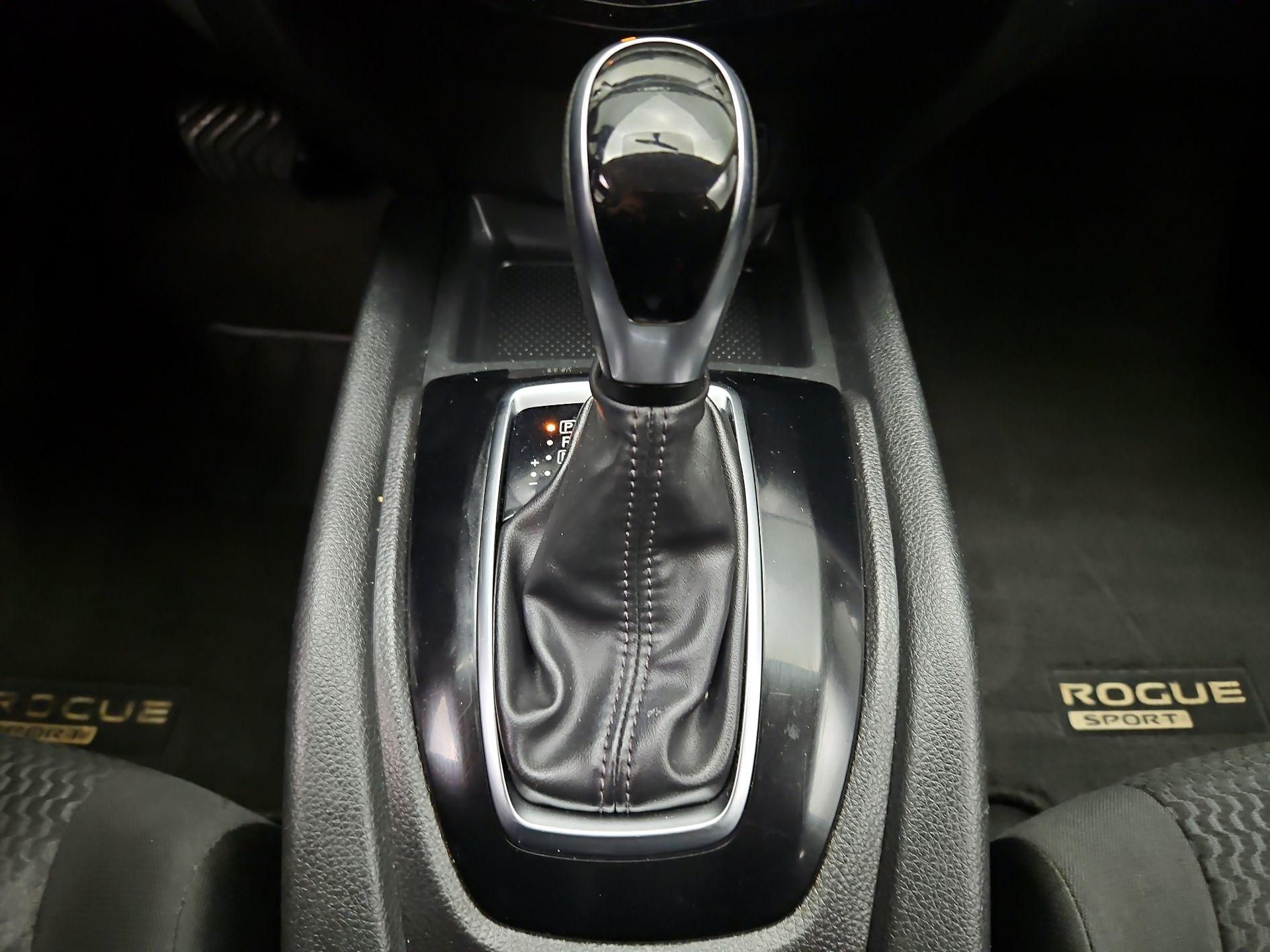 Thumbnail: 2019 Nissan Rogue Sport - 17