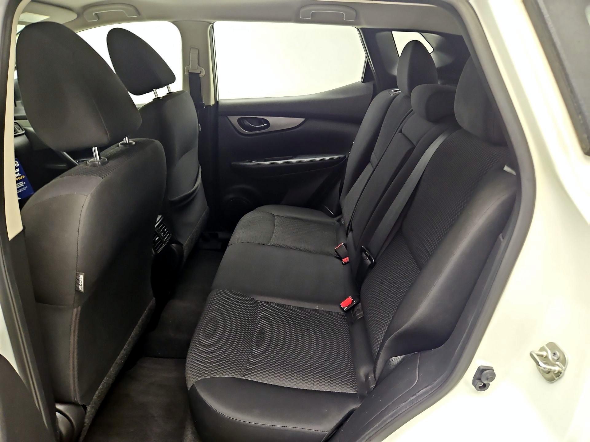 Thumbnail: 2019 Nissan Rogue Sport - 19