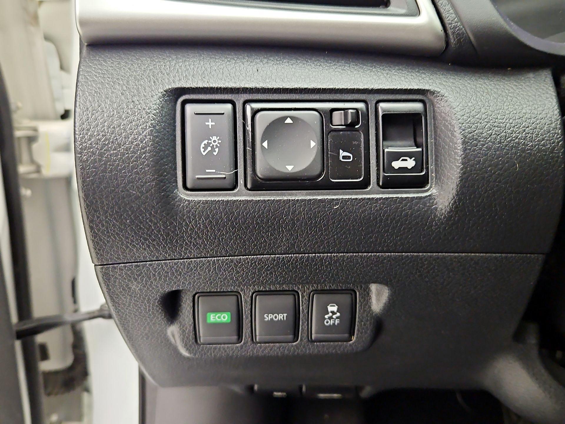 Thumbnail: 2017 Nissan Sentra - 13