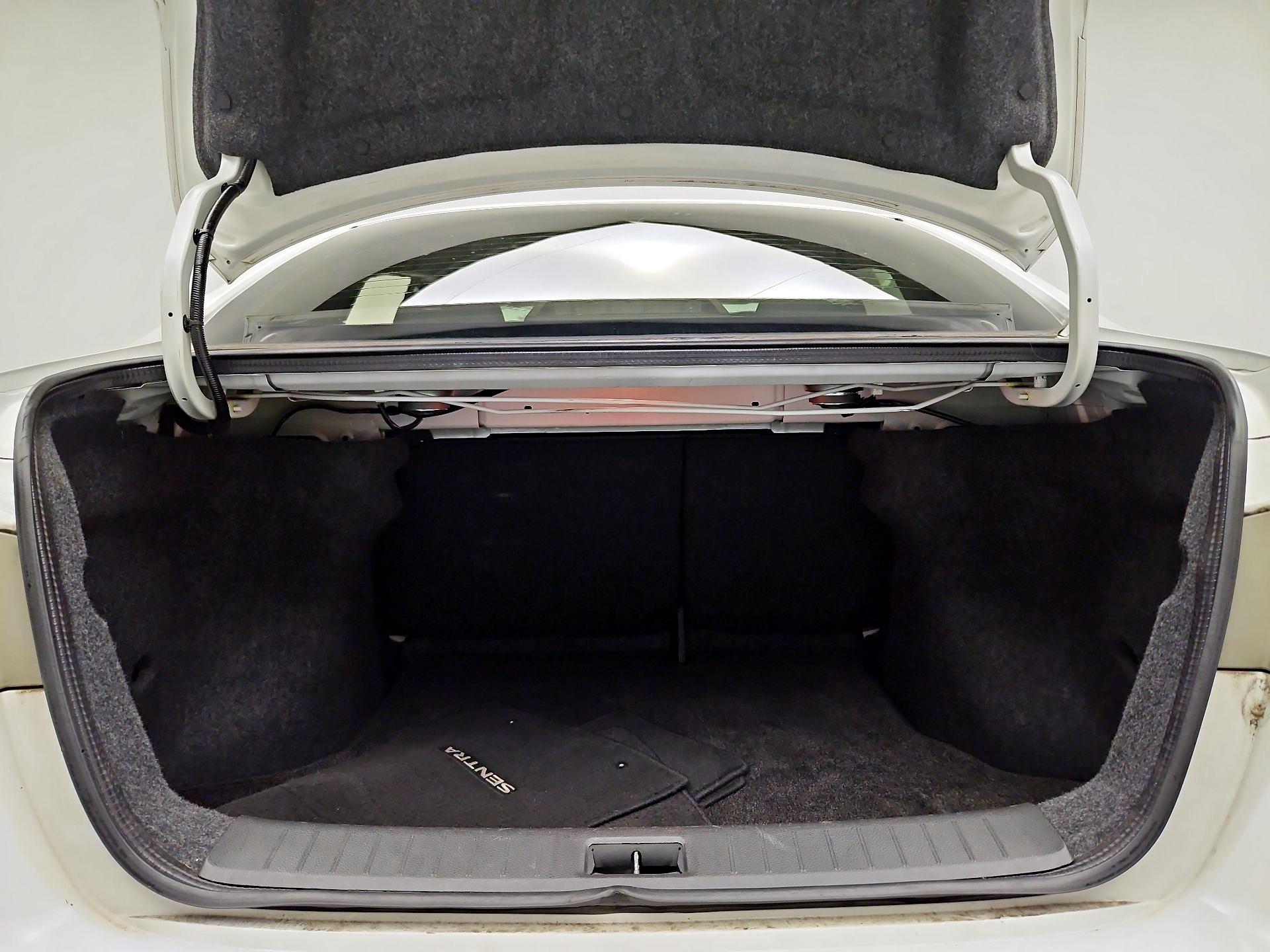 Thumbnail: 2017 Nissan Sentra - 19